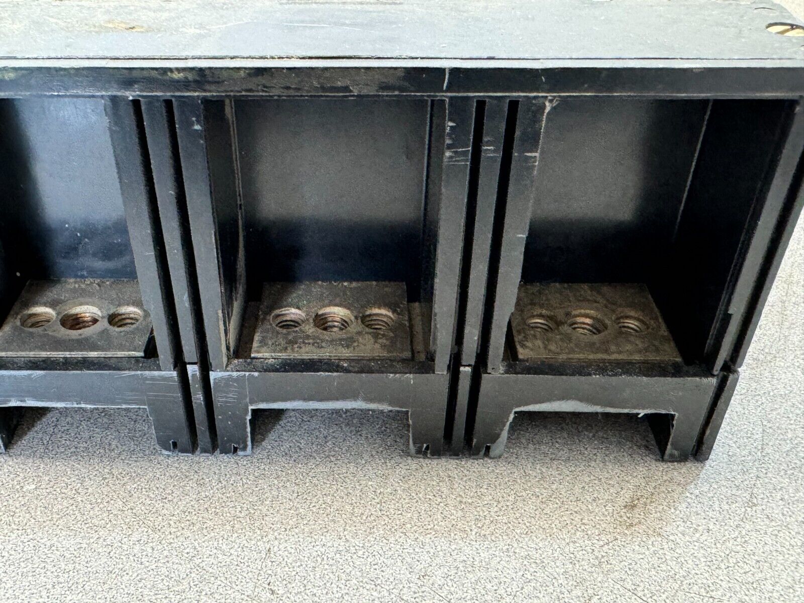 USED SIEMENS I-T-E 3 POLE 600AMP CIRCUIT BREAKER LJ63B600