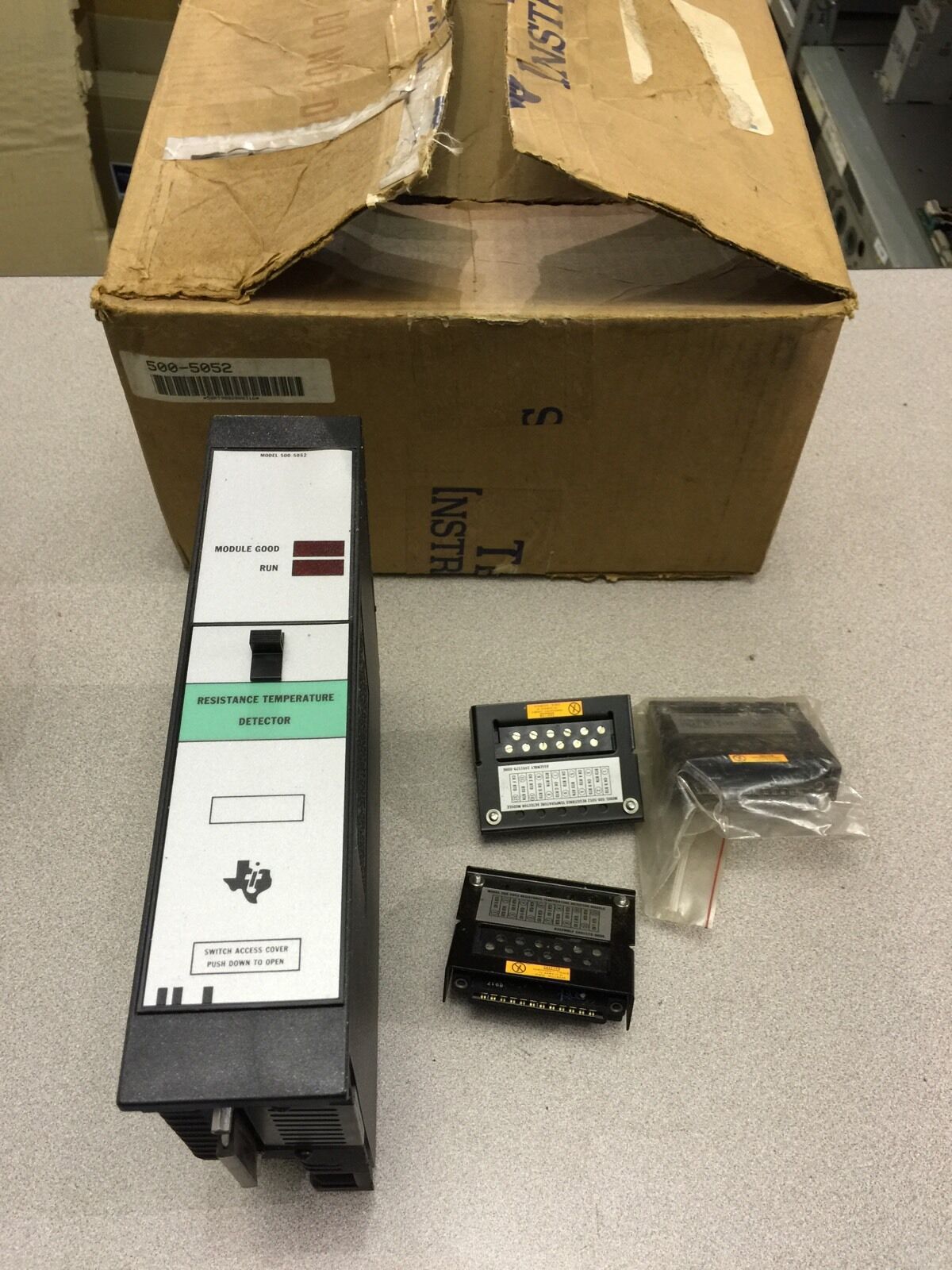 NEW IN BOX SIEMENS TEXAS INSTRUMENTS RESISTANCE TEMPERATURE DETECTOR 500-5052