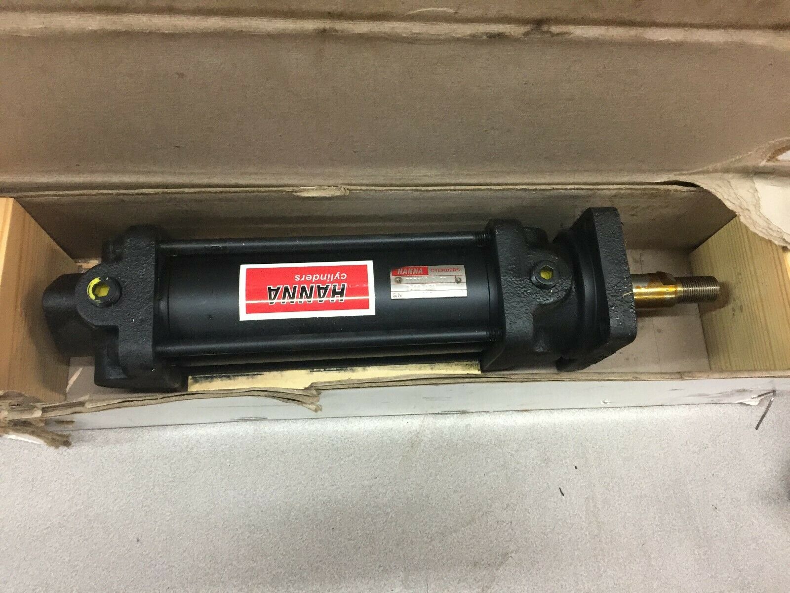 NEW IN BOX HANNA 2.5BORE 7" STROKE HYDRAULIC CYLINDER T753CC 2.50 7.00 12A