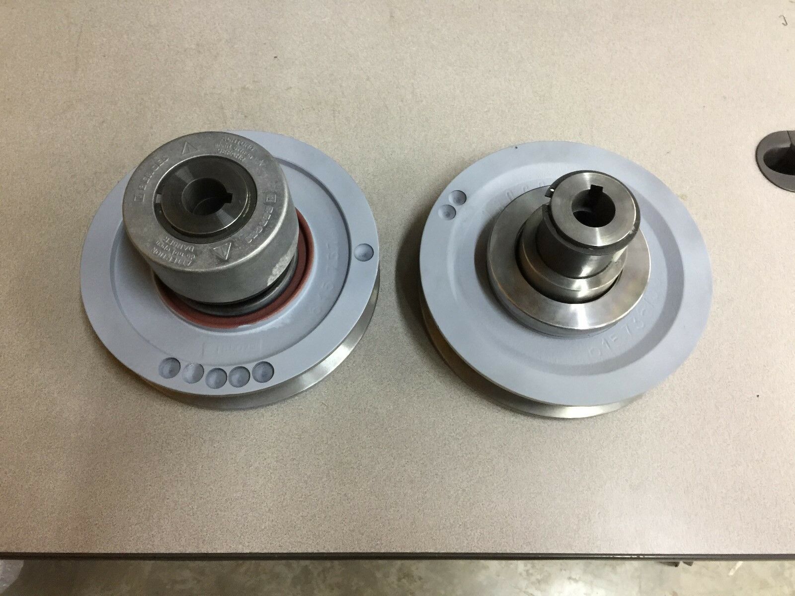 NEW NO BOX HEESEMANN E220 28MM BORE PULLY AND F220 28MM BORE ADJ PULLY 463770