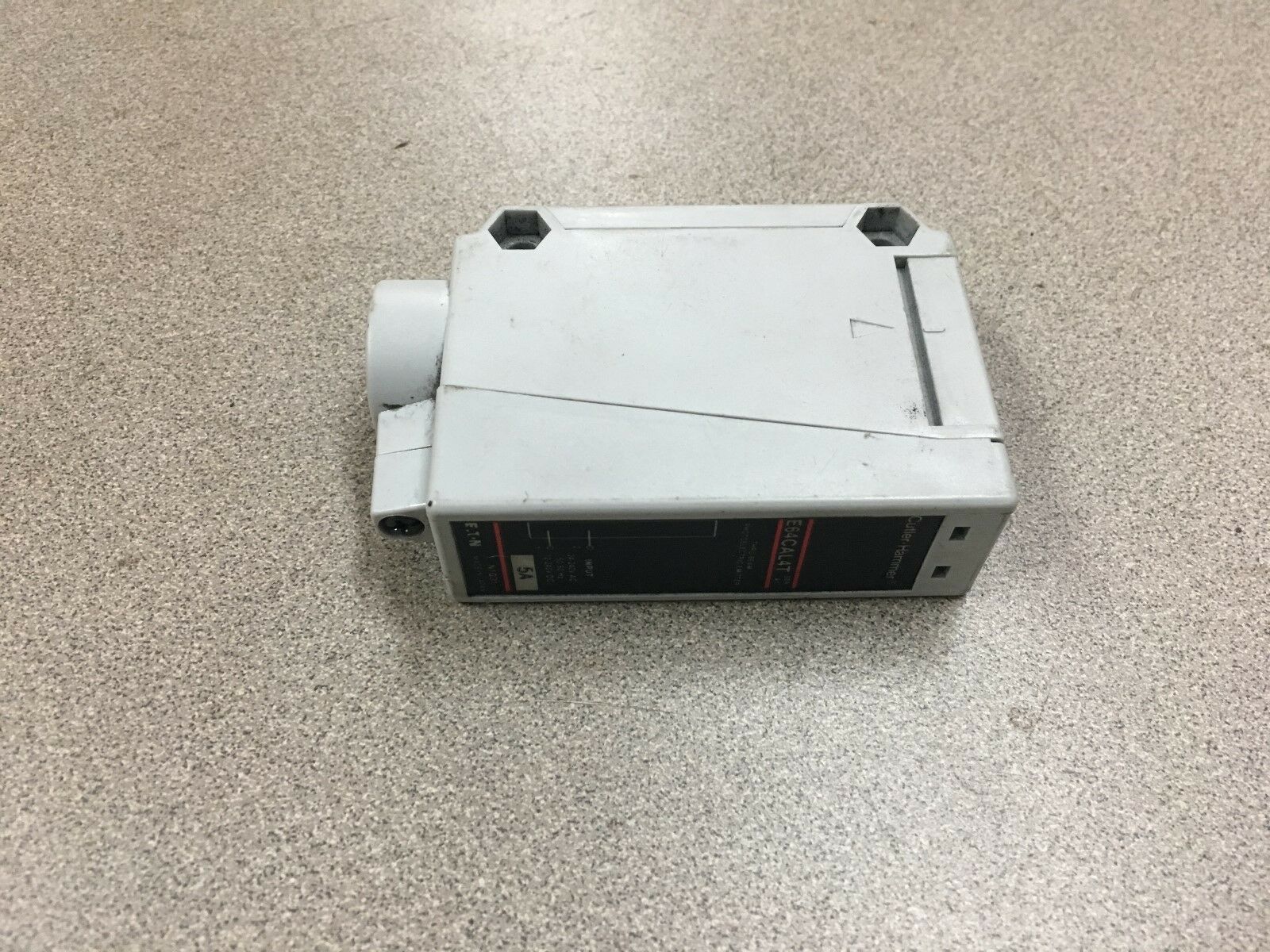 NEW NO BOX CUTLER-HAMMER PHOTOELECTRIC SENSOR E64CAL4T SERIES A1