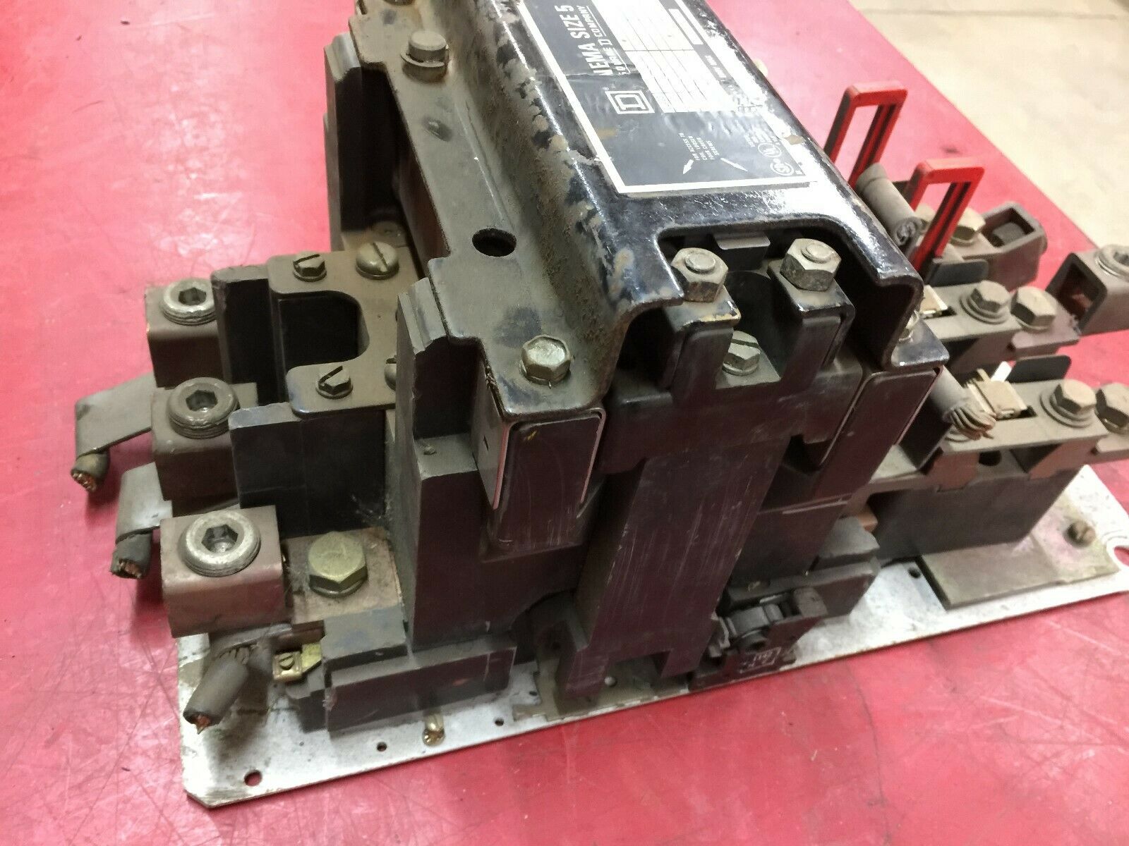 USED SQUARE D SIZE 5 3POLE 480VAC COIL 600VAC MAX STARTER 8536-SG01