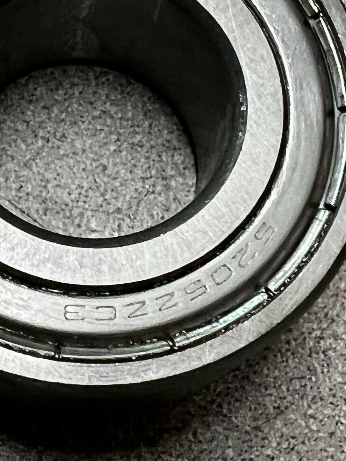 NEW IN BOX KYK 5205 ZZC3 SRI-2 BALL BEARING 5205 ZZC3