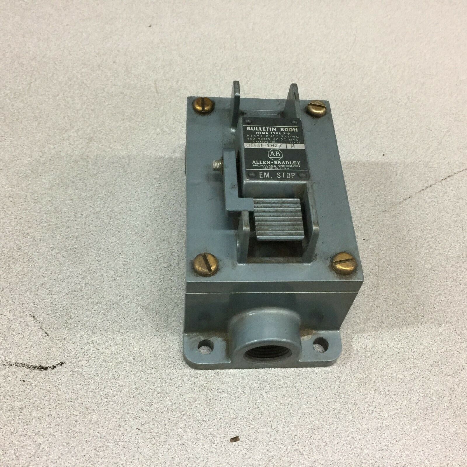 NEW NO BOX ALLEN BRADLEY HEAVYDUTY SWITCH 800H-1HX7