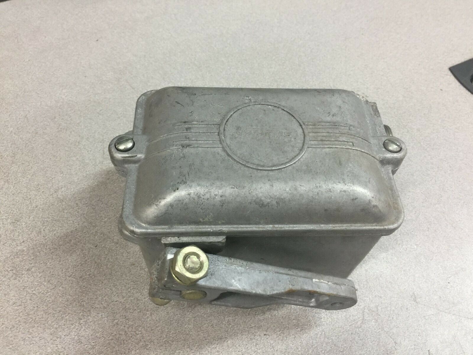 NEW NO BOX JOSLYN CLARK 25AMP 600VAC PILOT DUTY LIMIT SWITCH HLA-1