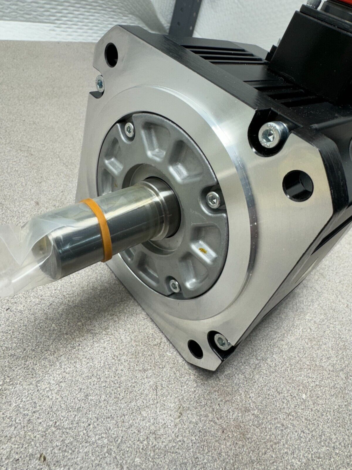 NEW MITSUBISHI ELECTRIC AC SERVO MOTOR HG-SR102 *TENNESSEE STOCK*