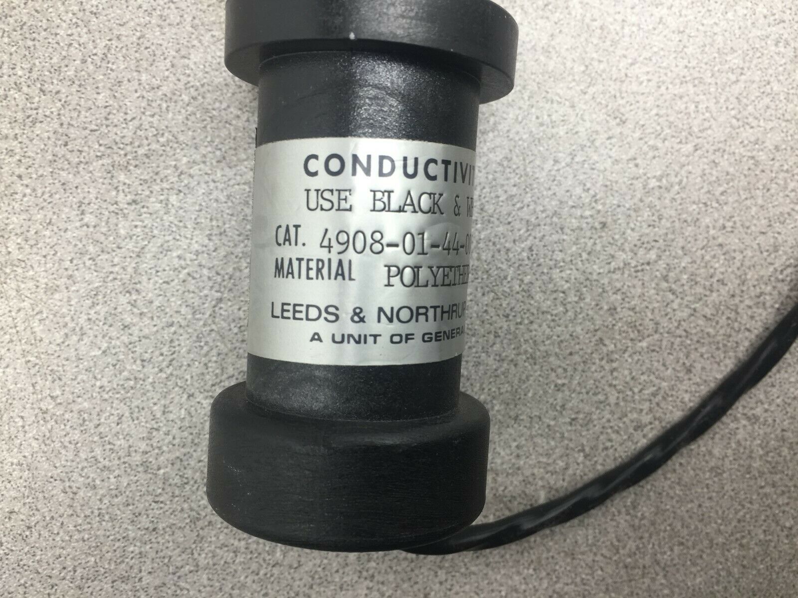 NEW NO BOX LEEDS CONDUCTIVITY CELL 4908-01-44-000-7-02-000