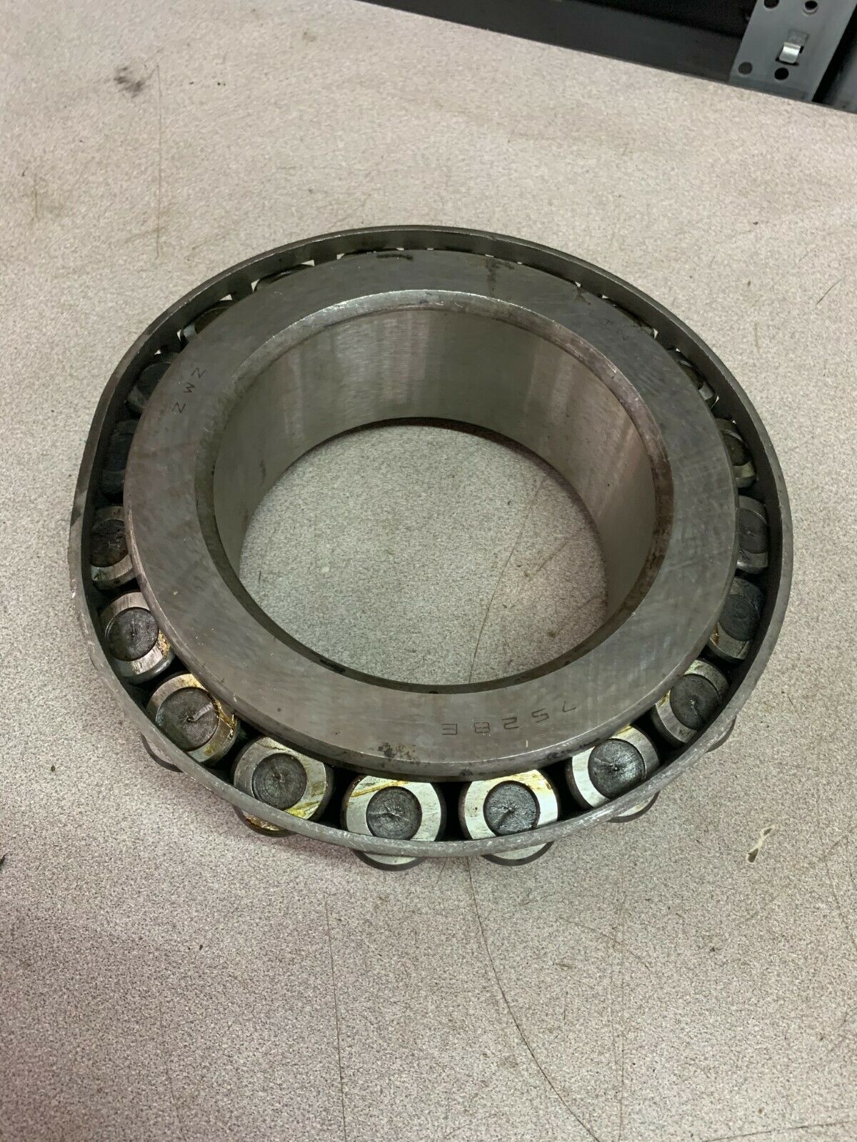 NEW NO BOX ZWZ TAPERED ROLLER CONE BEARING 7528E