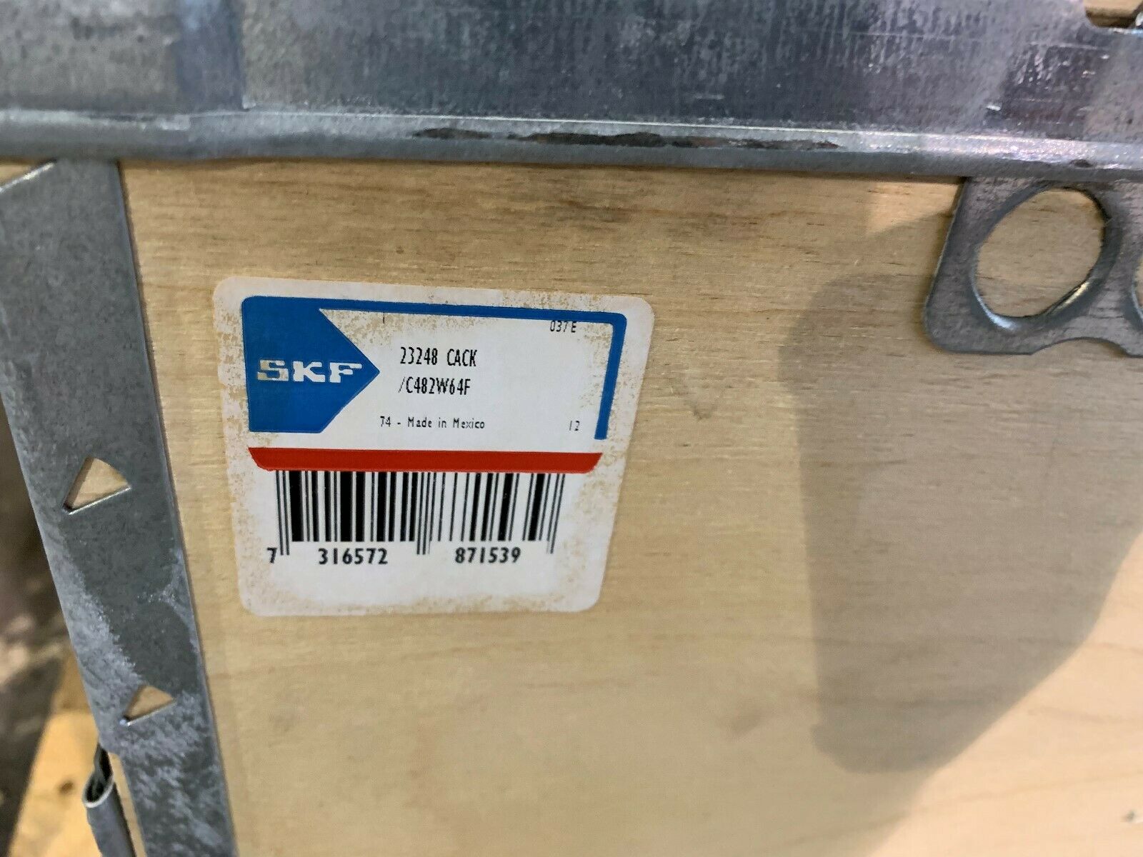 NEW IN BOX SKF SPHERICAL ROLLER BEARING 23248 CACK /C482W64F