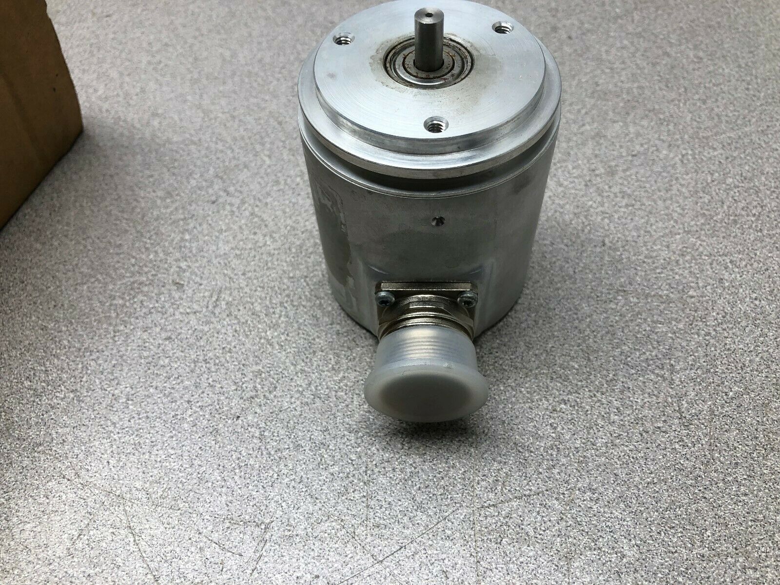 NEW IN BOX SIEMENS 1024 PPR 6MM SHAFT INCREMENTAL ENCODER 6FX2001-2EB02