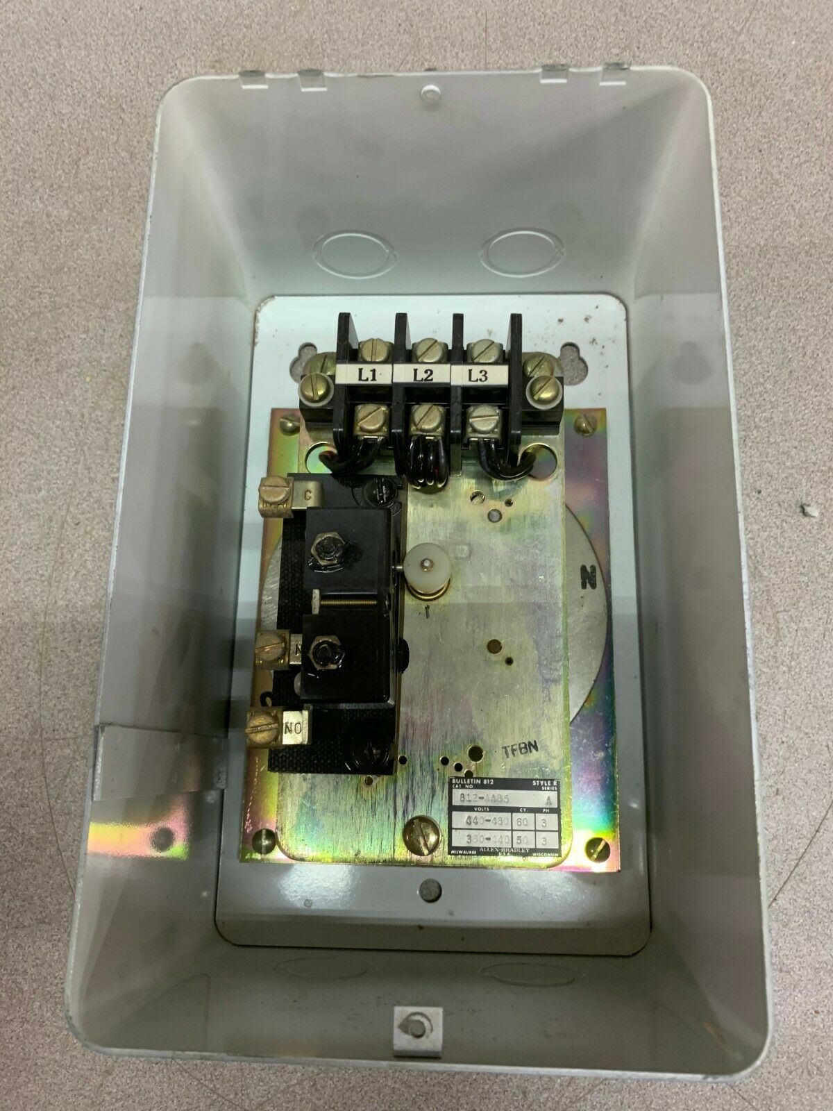 NEW NO BOX ALLEN-BRADLEY RELAY 812-AAB5 SERIES A