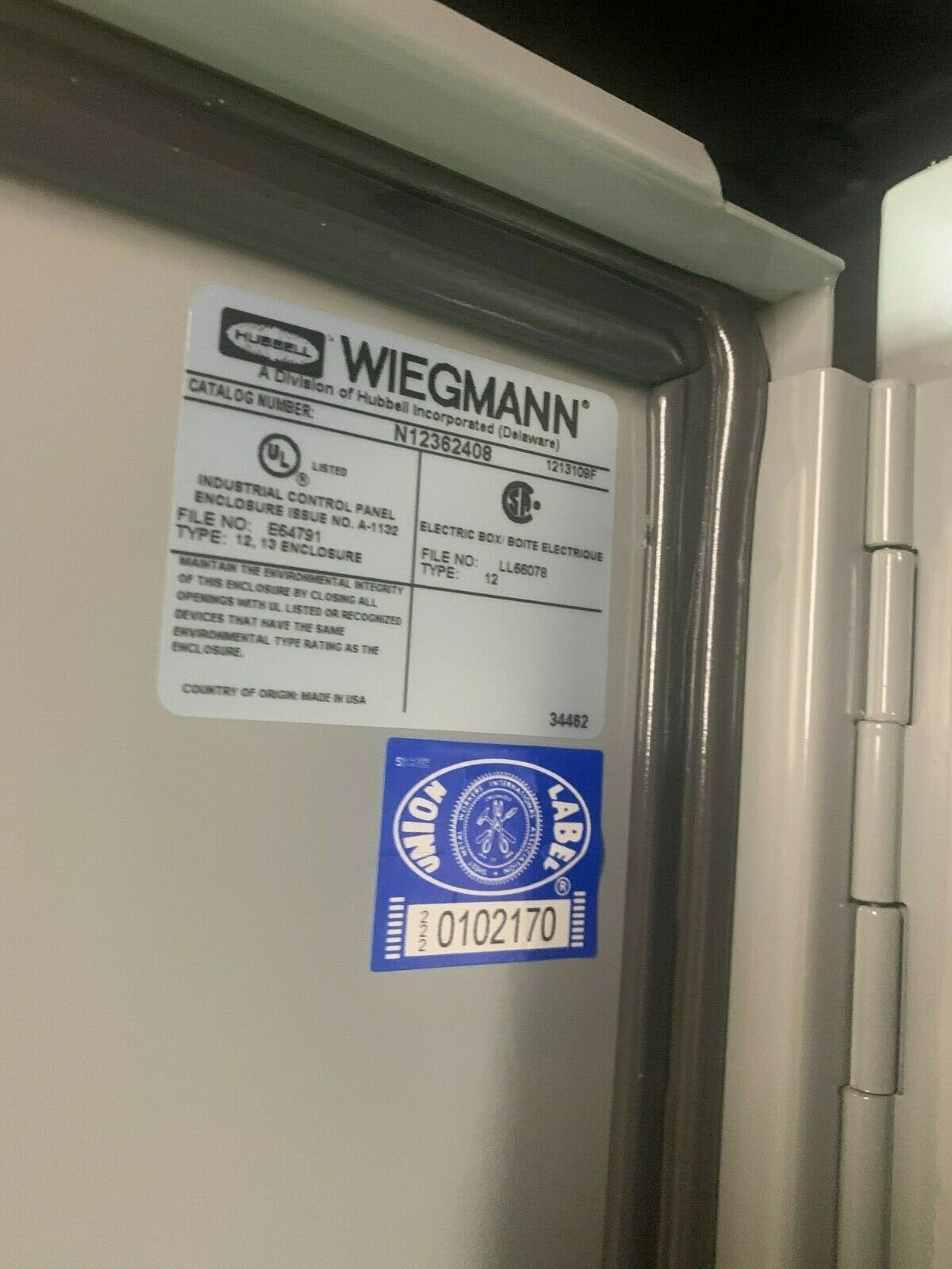 NEW NO BOX HUBBELL WIEGMANN ENCLOSURE N12362408