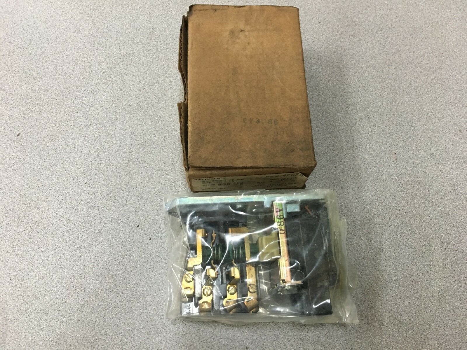NEW IN BOX JOSLYN CLARK RELAY 5SG-76 WITH KPMF-1 AUXILIARY CONTACT