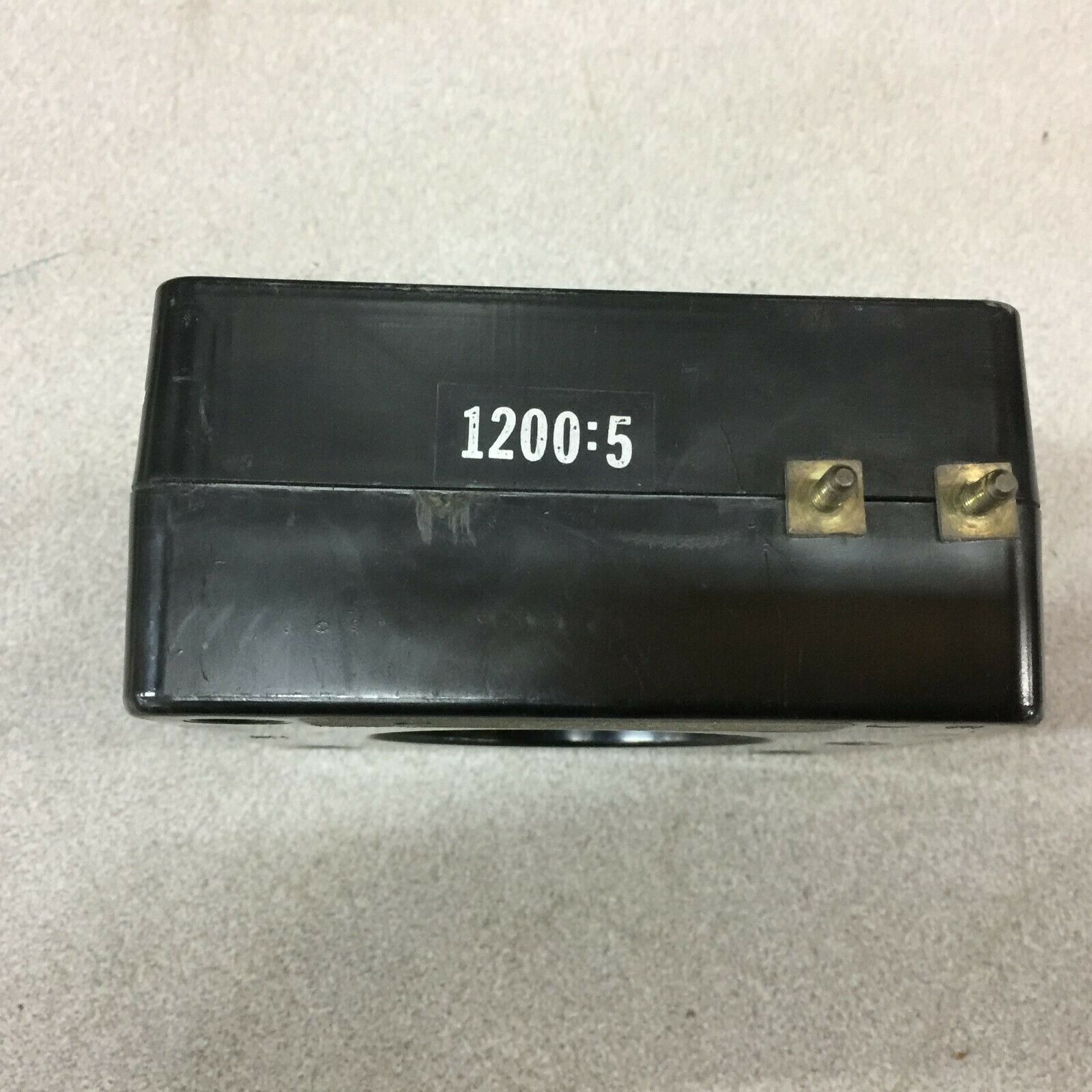 NEW NO BOX INSTRUMENTS TRANSFORMERS INC 1200:5 600VAC CURRENT TRANSFORMER 180 SH