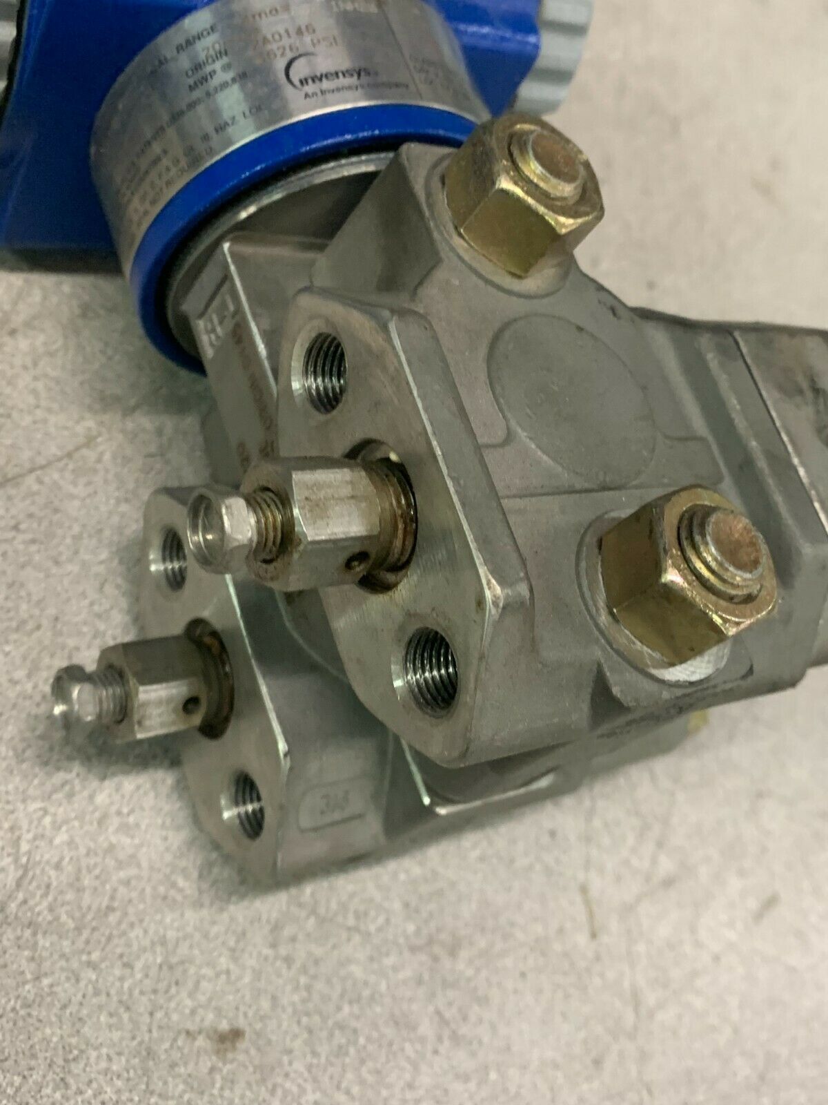 USED FOXBORO PRESSURE TRANSMITTER IDP10-A22B21F