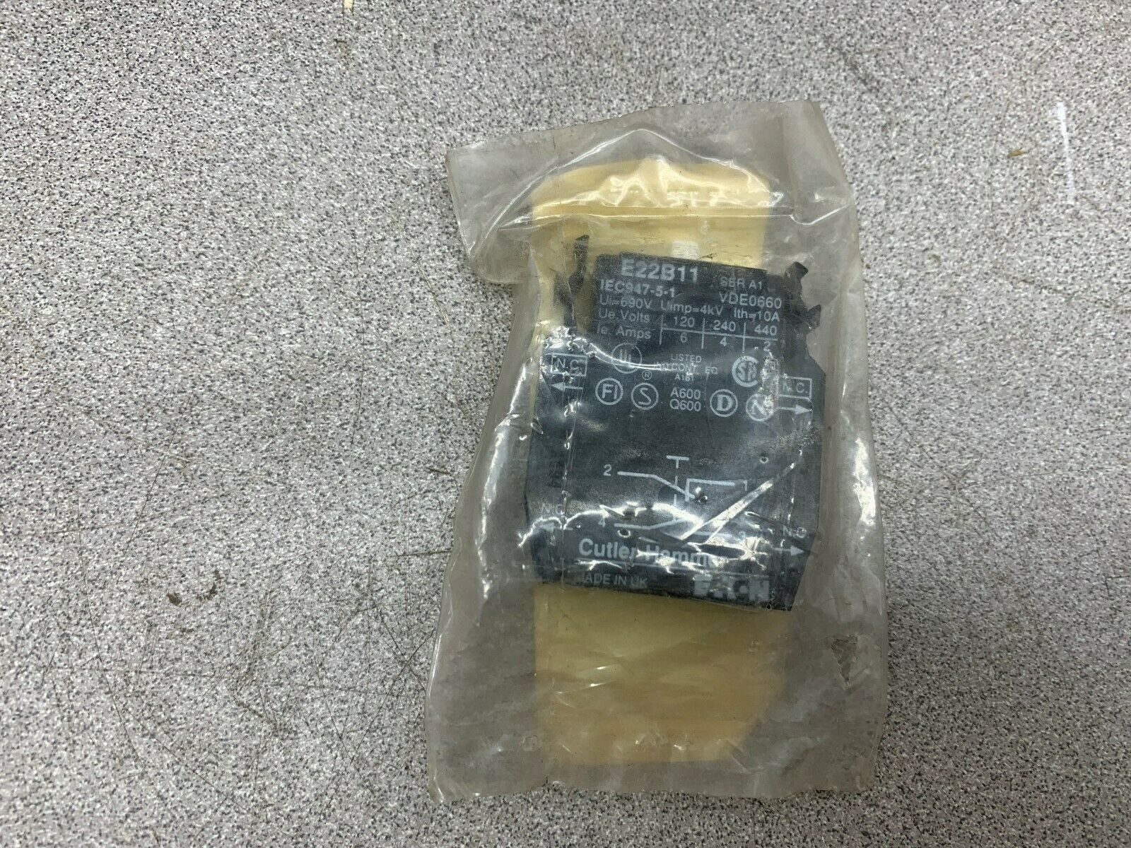 LOT OF 5 NEW NO BOX CUTLER HAMMER SWITCH IEC947-5-1