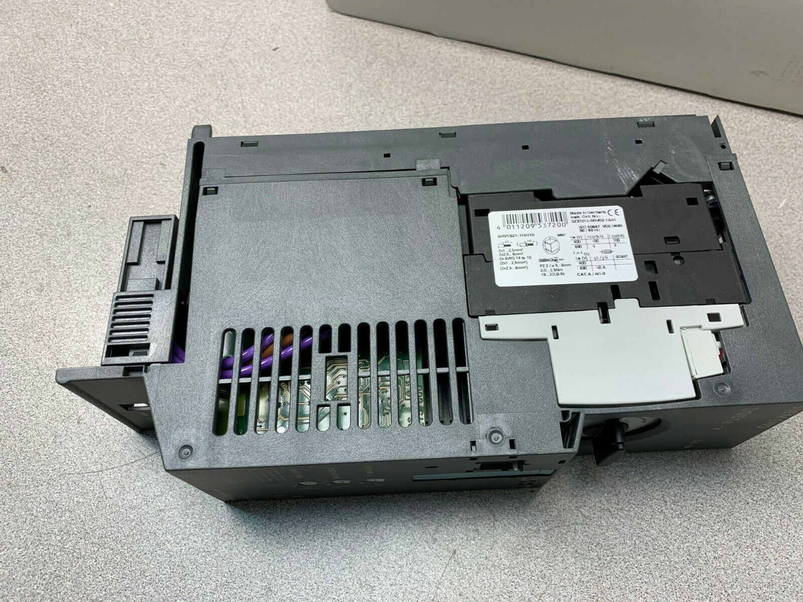 NEW IN BOX SIEMENS MOTOR STARTER 3RK1301-0BB20-0AA2