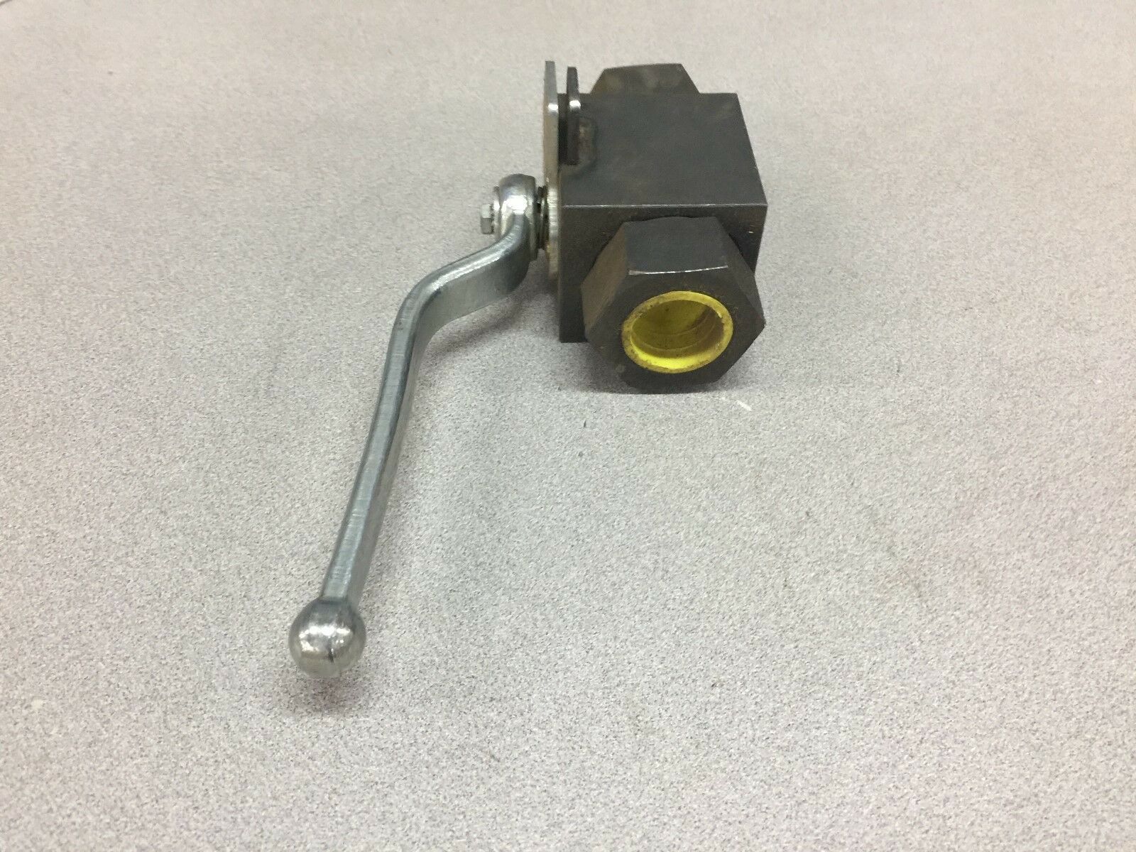 NEW NO BOX KH 1 INCH BALL VALVE BKH1"NPT1125