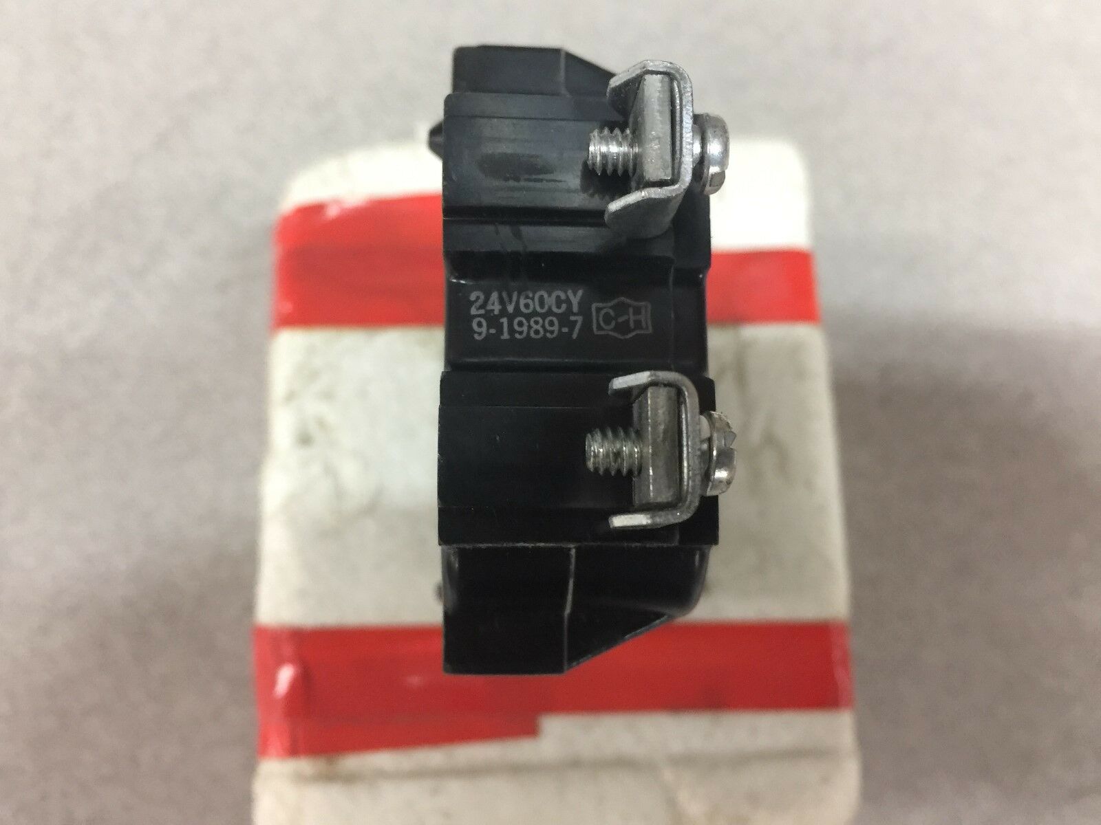 NEW IN BOX CUTLER HAMMER 24VAC COIL 9-1989-7
