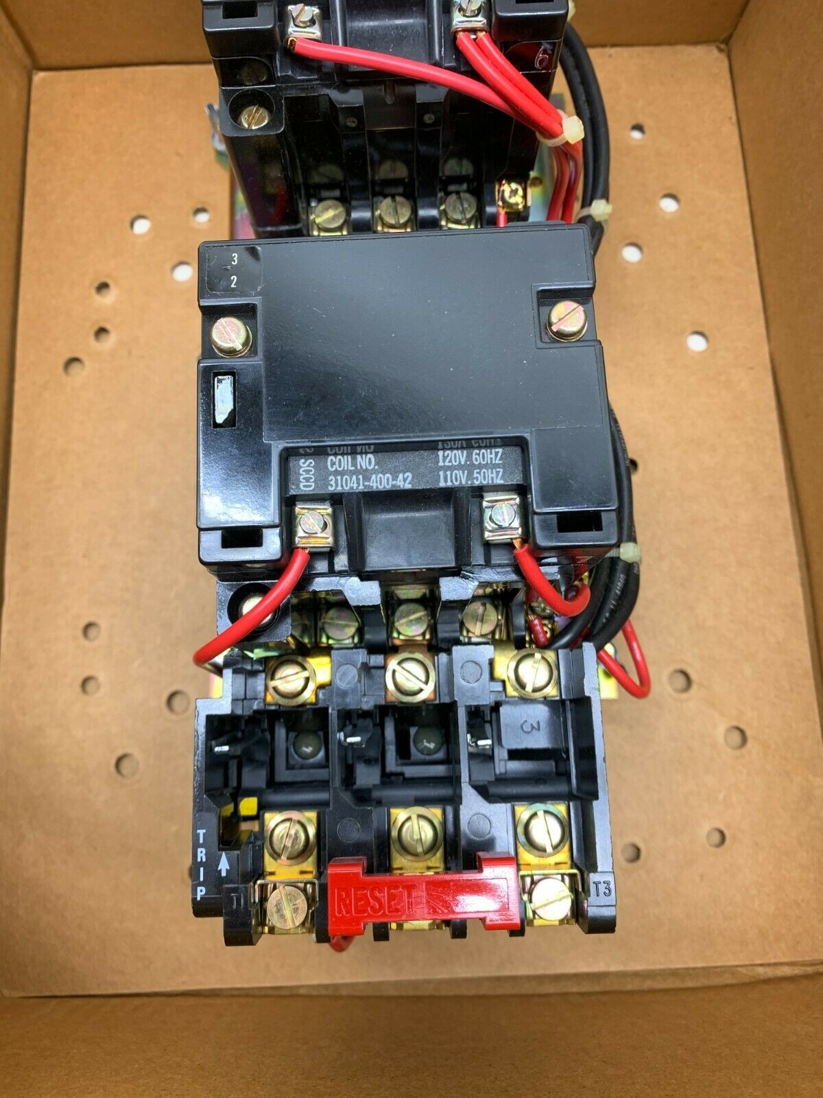 NEW IN BOX SQUARE D SIZE 0 REVERSING STARTER 110/120V. COIL 8736 SB010V02 FORM S