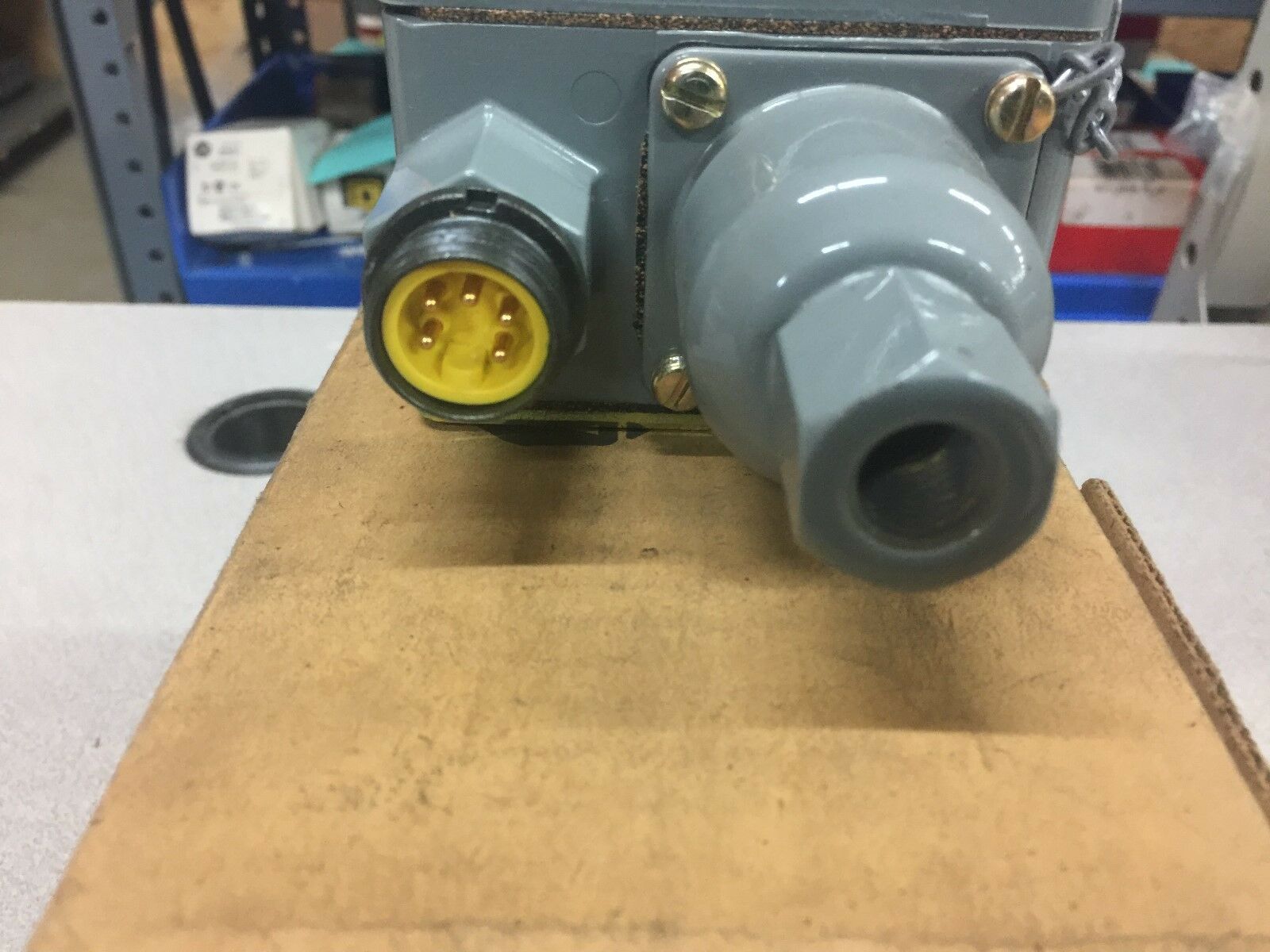 NEW IN BOX ALLEN BRADLEY PRESSURE CONTROL SWITCH 836T-T253JX23X15