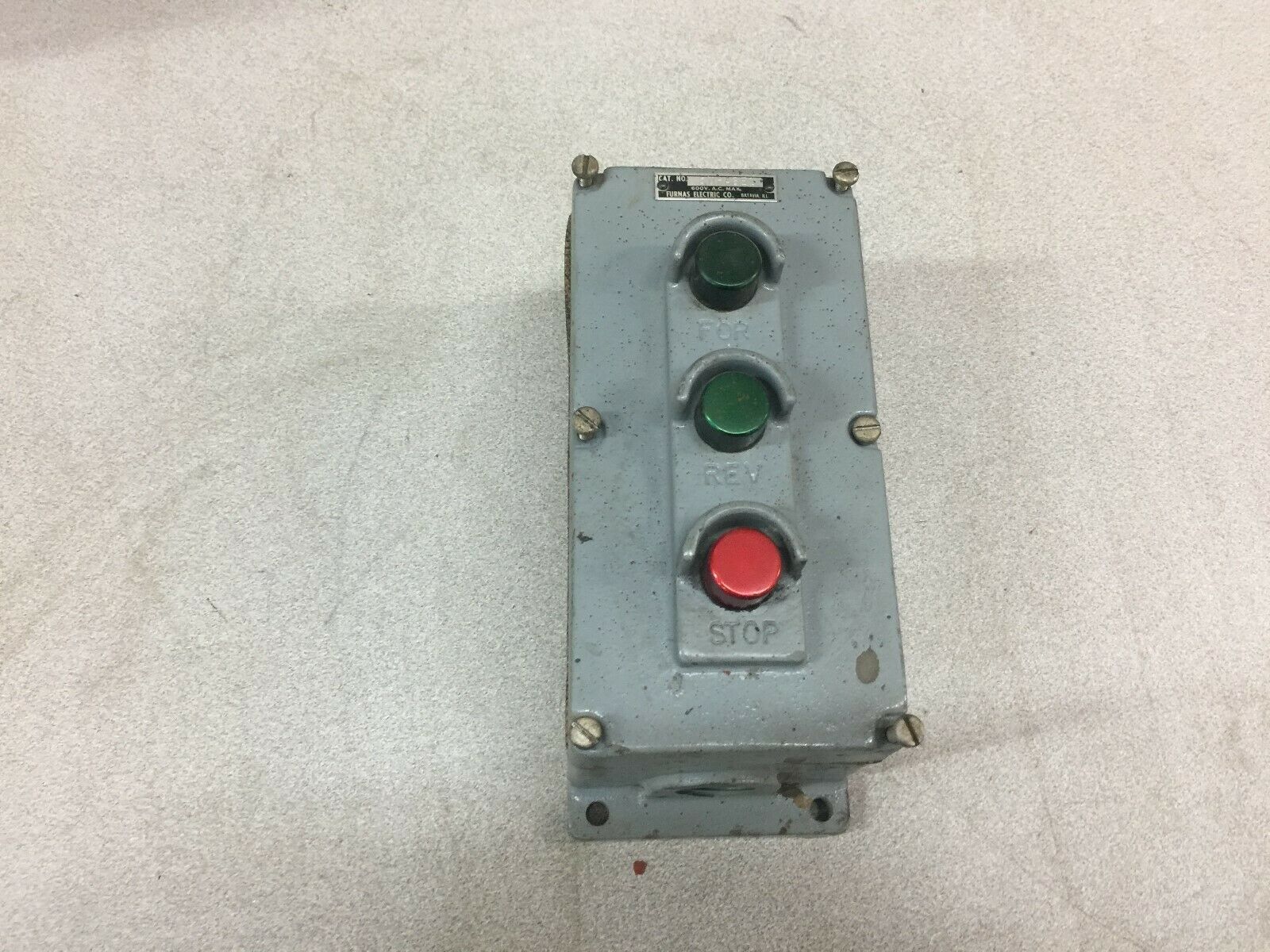 NEW NO BOX FURNAS 600VAC EXPLOSION PROOF 3 PUSHBUTTON STATION 50HA3E1