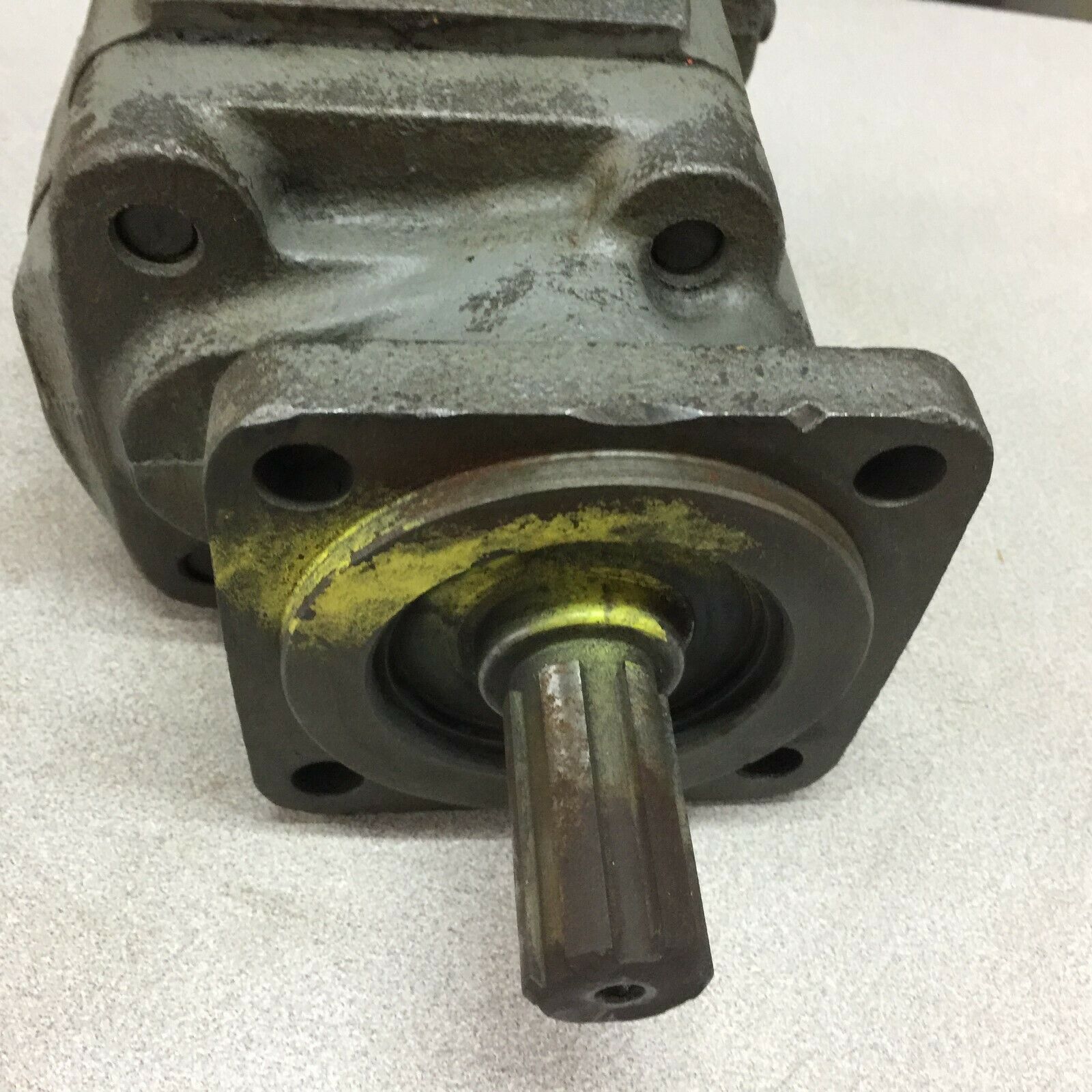 USED COMMERCIAL INTERTECH HYDRAULIC PUMP 506227-13