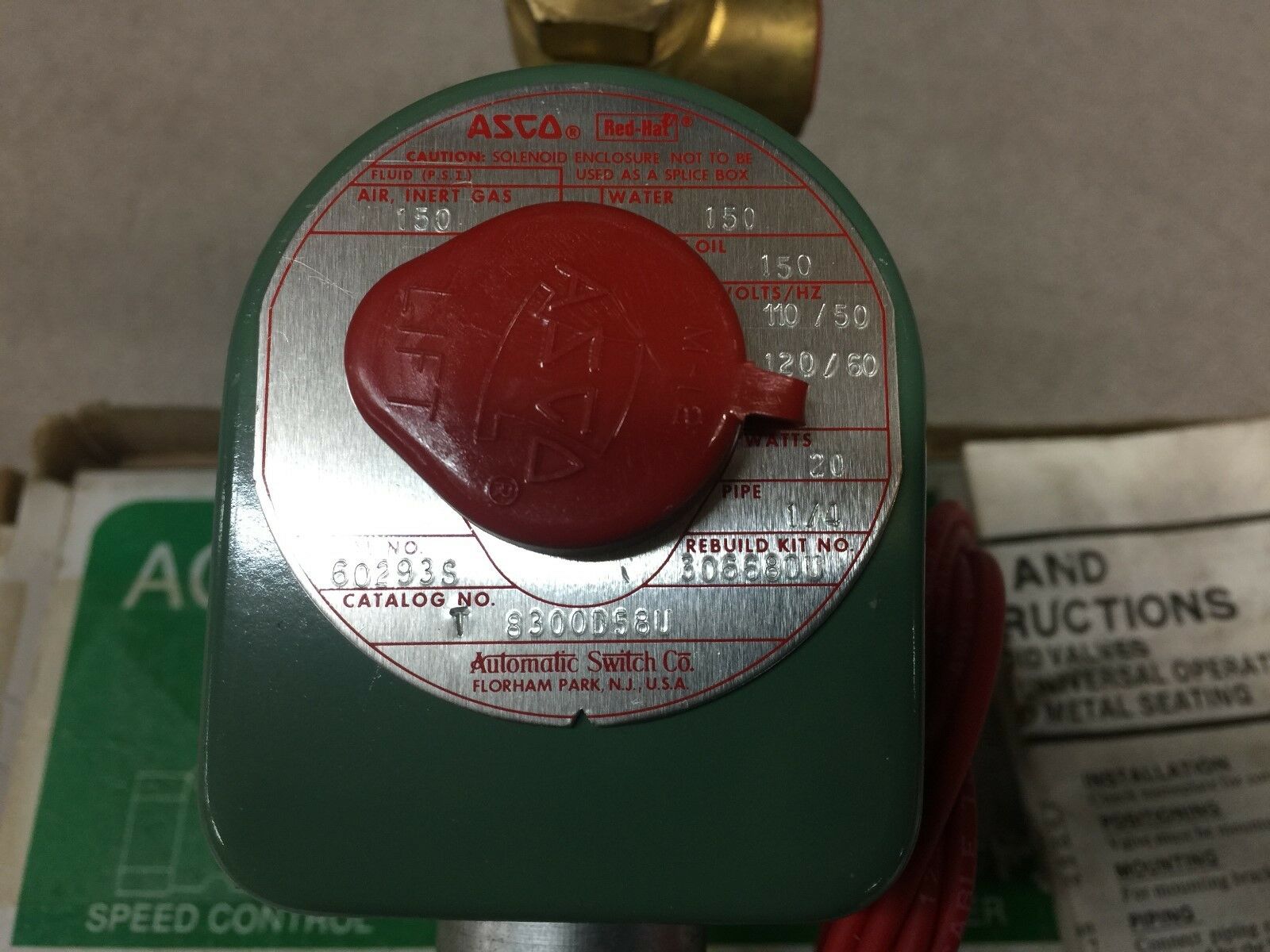 NEW IN BOX ASCO 1/4"NPT 120VAC 150PSIG SOLENOID VALVE T 8300D58U