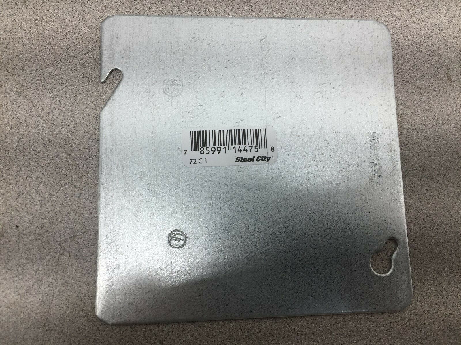 NEW IN BOX OF 50 THOMAS AND BETTS 4-11/16 SQUARE COVER 72C1