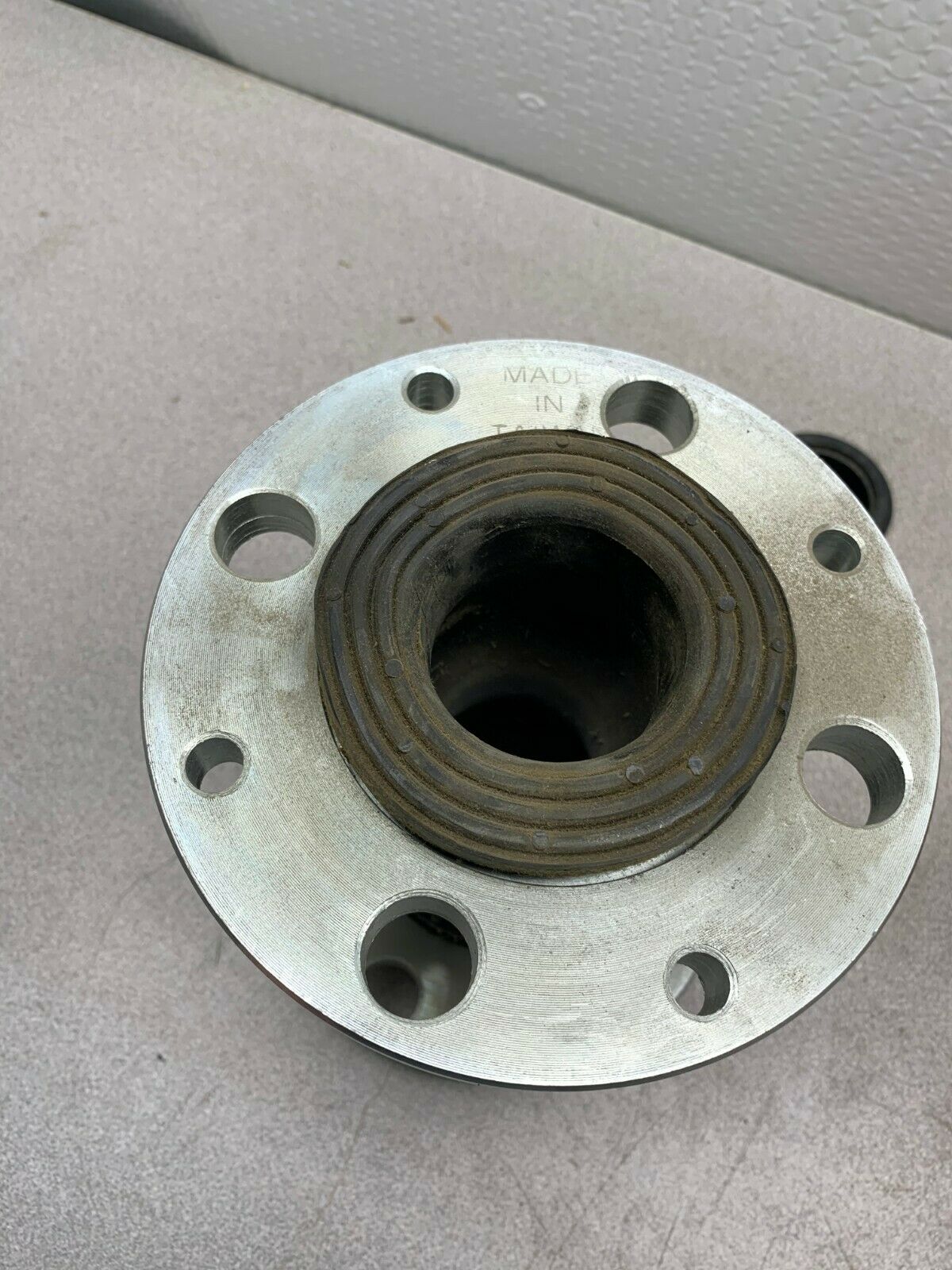 NEW IN BOX METRAFLEX T2" NEOPRENE EXPANSION JOINT 50MM