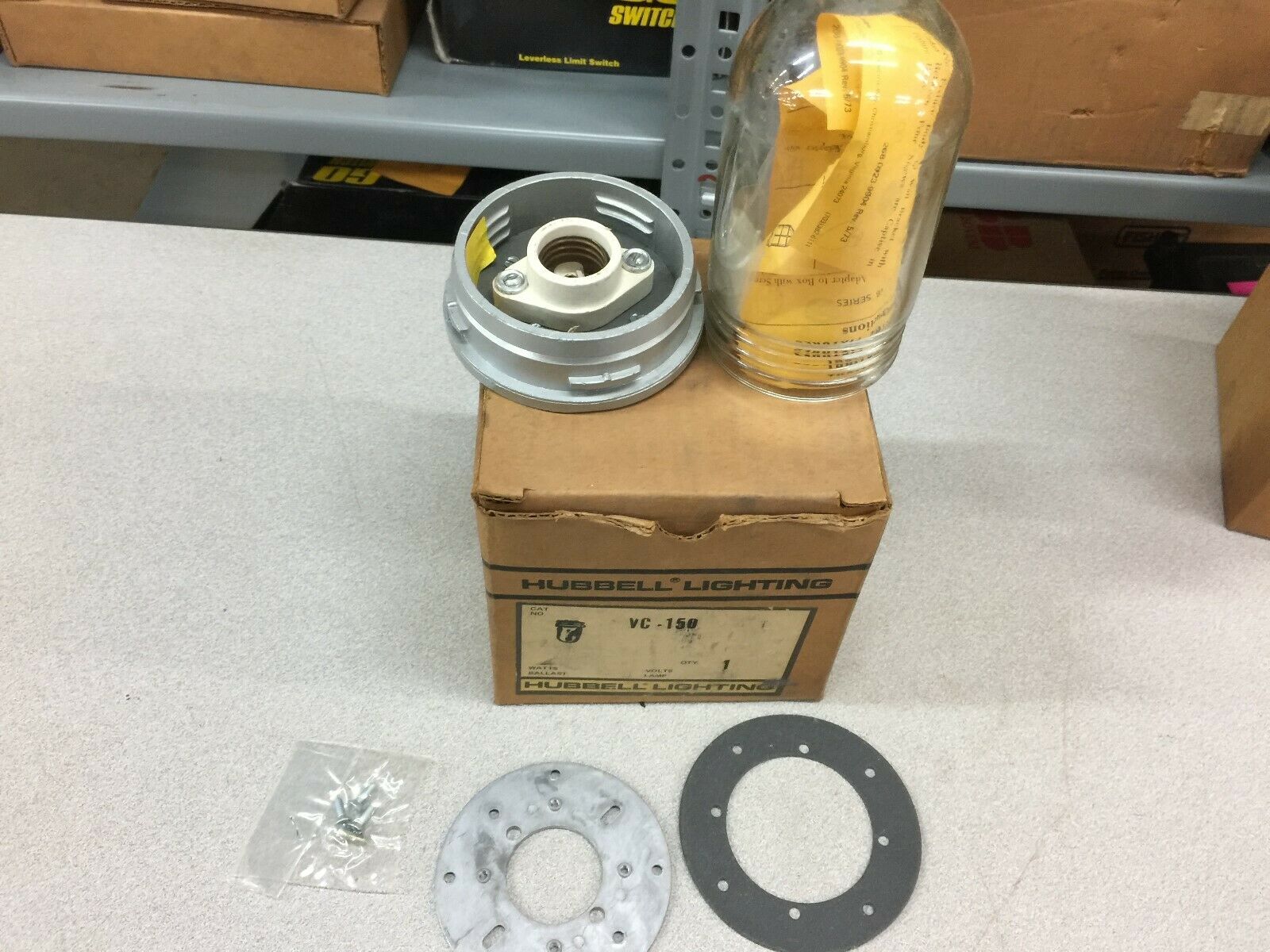 NEW IN BOX HUBBELL LIGHTING FIXTURE VC-150