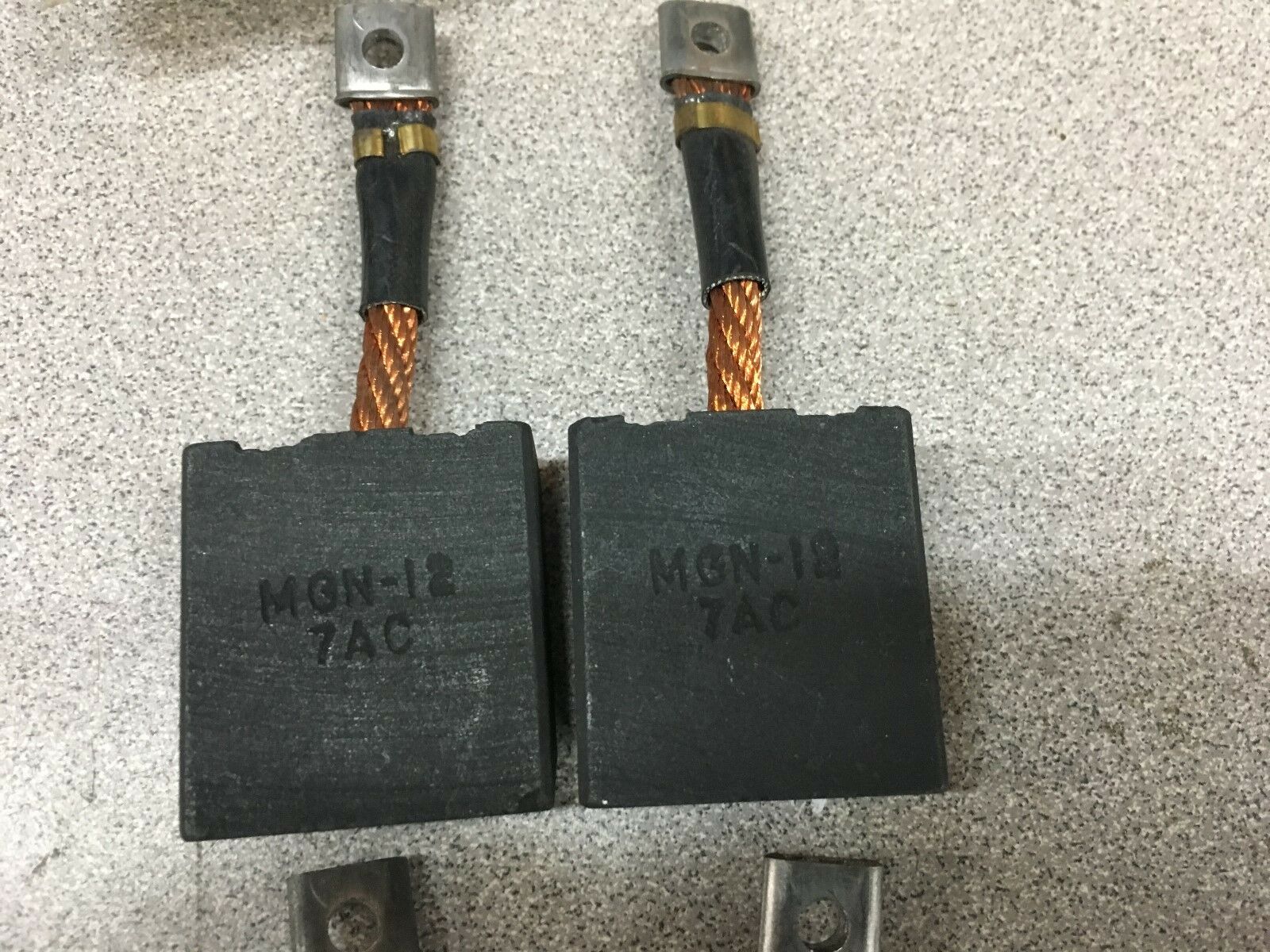 NEW SET OF 4 HYSTER BRUSHES 365184