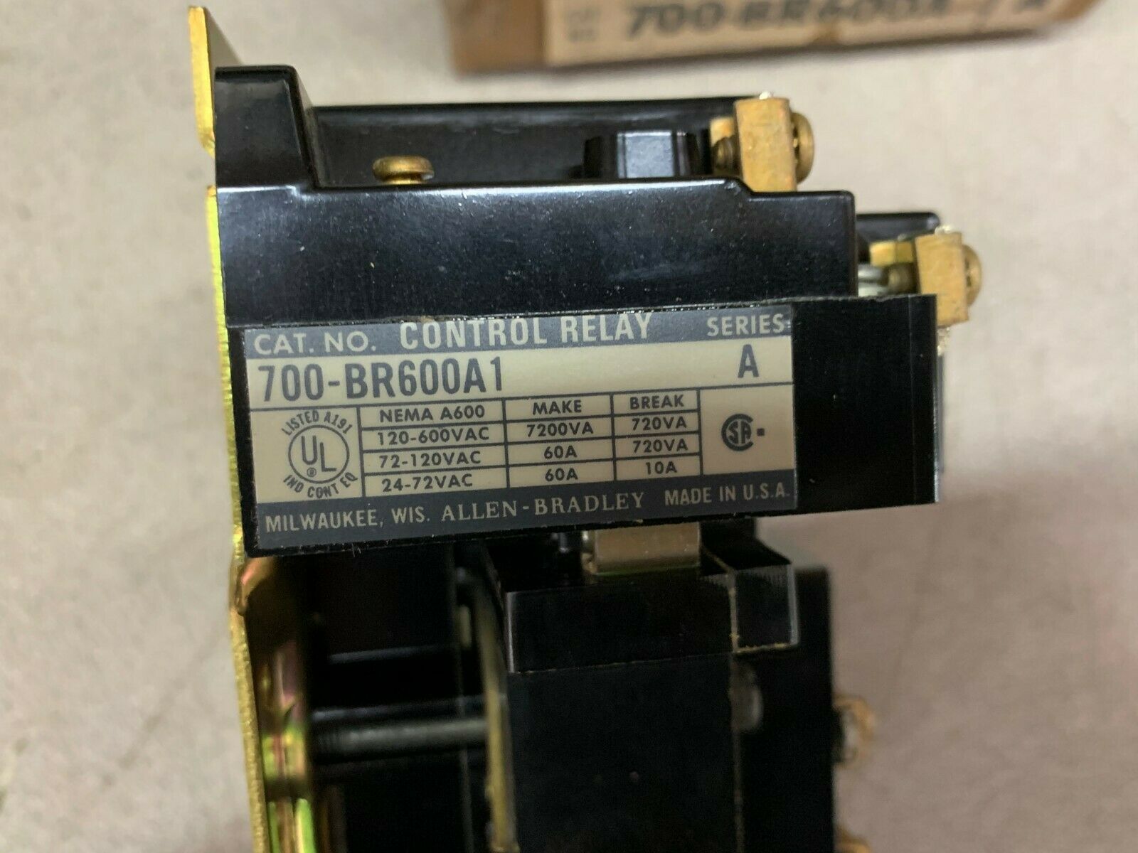 NEW NO BOX ALLEN-BRADLEY CONTROL RELAY 700-BR600A1 SERIES A