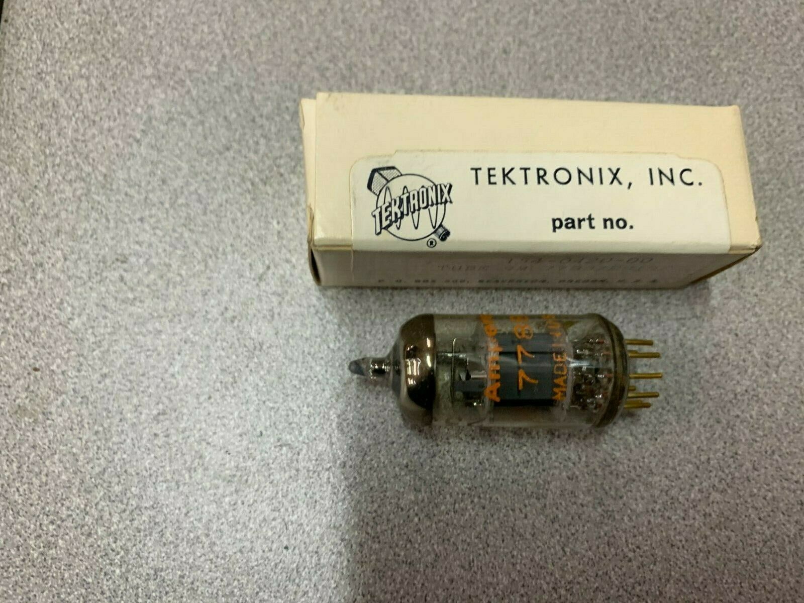 NEW IN BOX TEKTRONIX VACUUM TUBE 154-0420-00