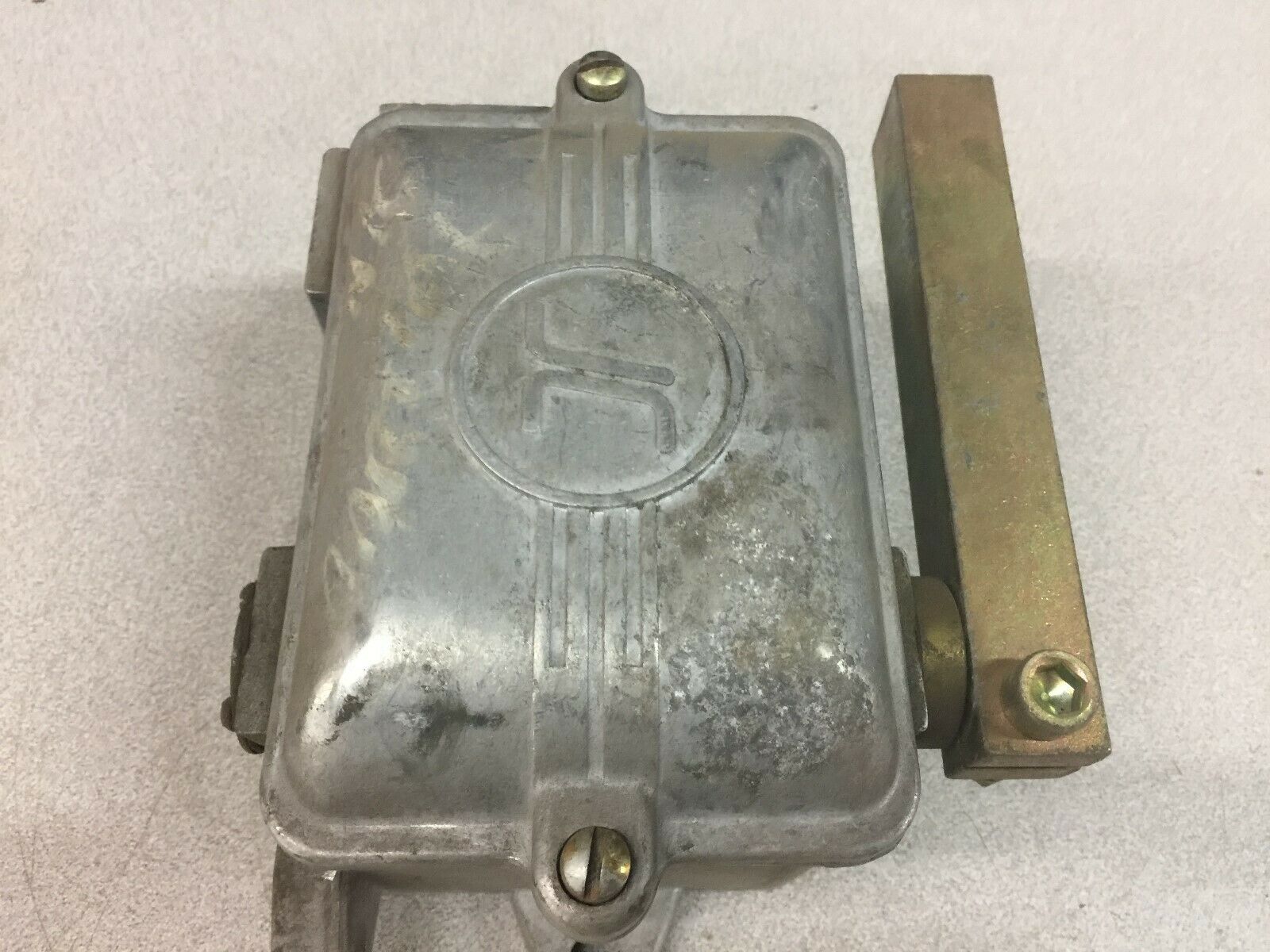 NEW NO BOX JOSLYN CLARK 25AMP 600VAC PILOT DUTY LIMIT SWITCH BST 22 R