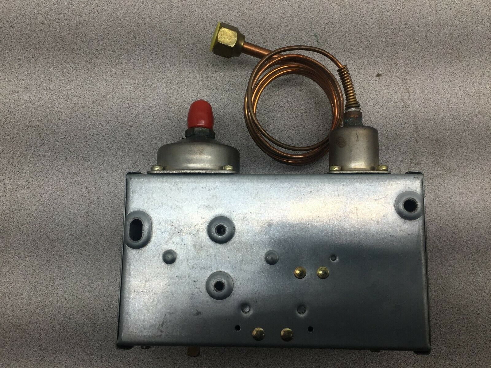 NEW NO BOX JOHNSON CONTROLS PENN 270 PSIG MAX MANUAL RESET PRESSURE SWITCH P70MA