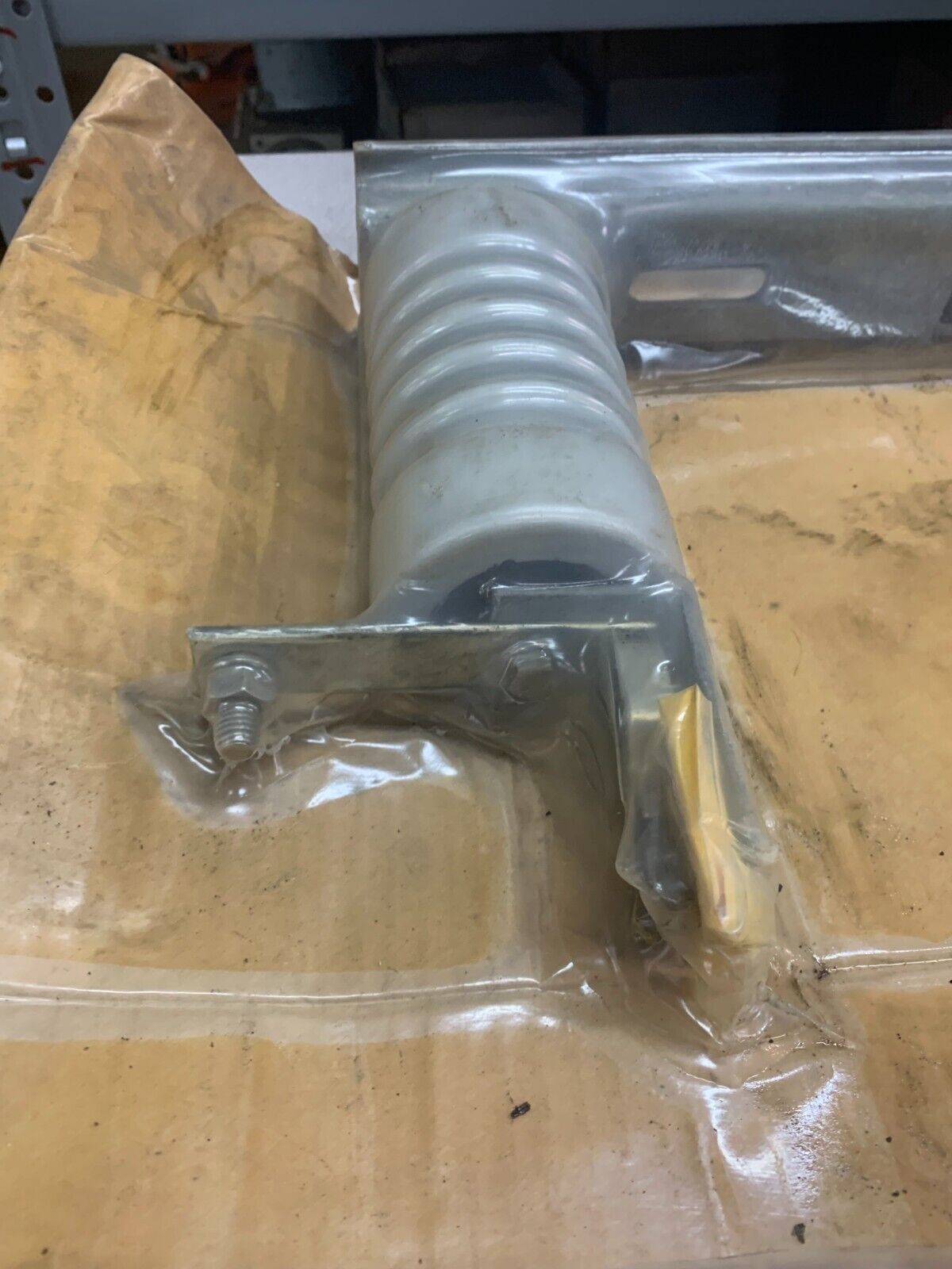 NEW MCGRAW-EDISON NX FUSE SUPPORT INDOOR 200AMP 15.5KV BIL 95 KV SERIES 1-77