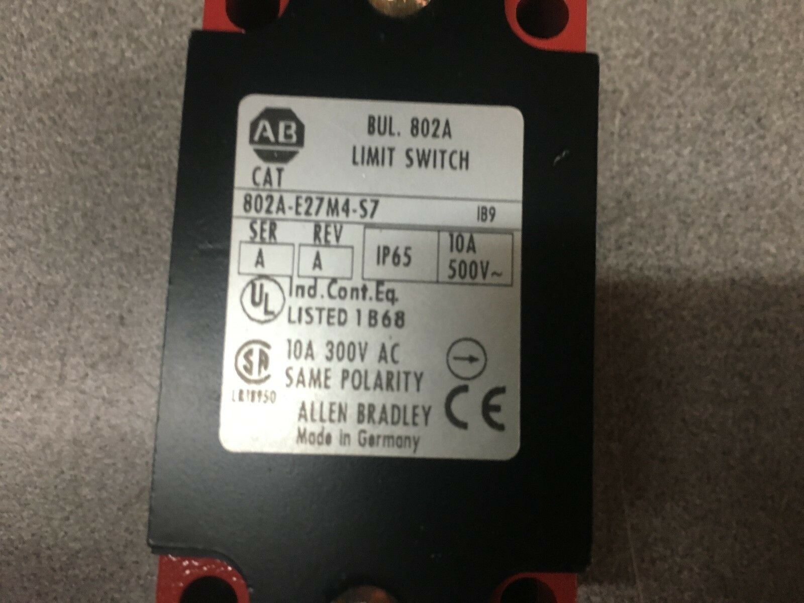 NEW IN BOX ALLEN BRADLEY LIMIT SWITCH 802A-E27M4-S7 SERIES A