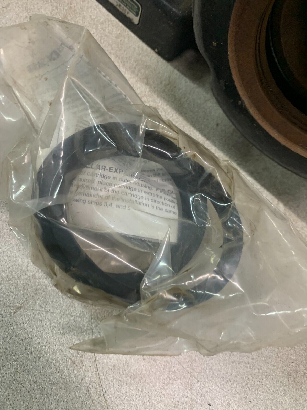 NEW NO BOX REXNORD PILLOW BLOCK BEARING 2-15/16 BORE AMP-5215F