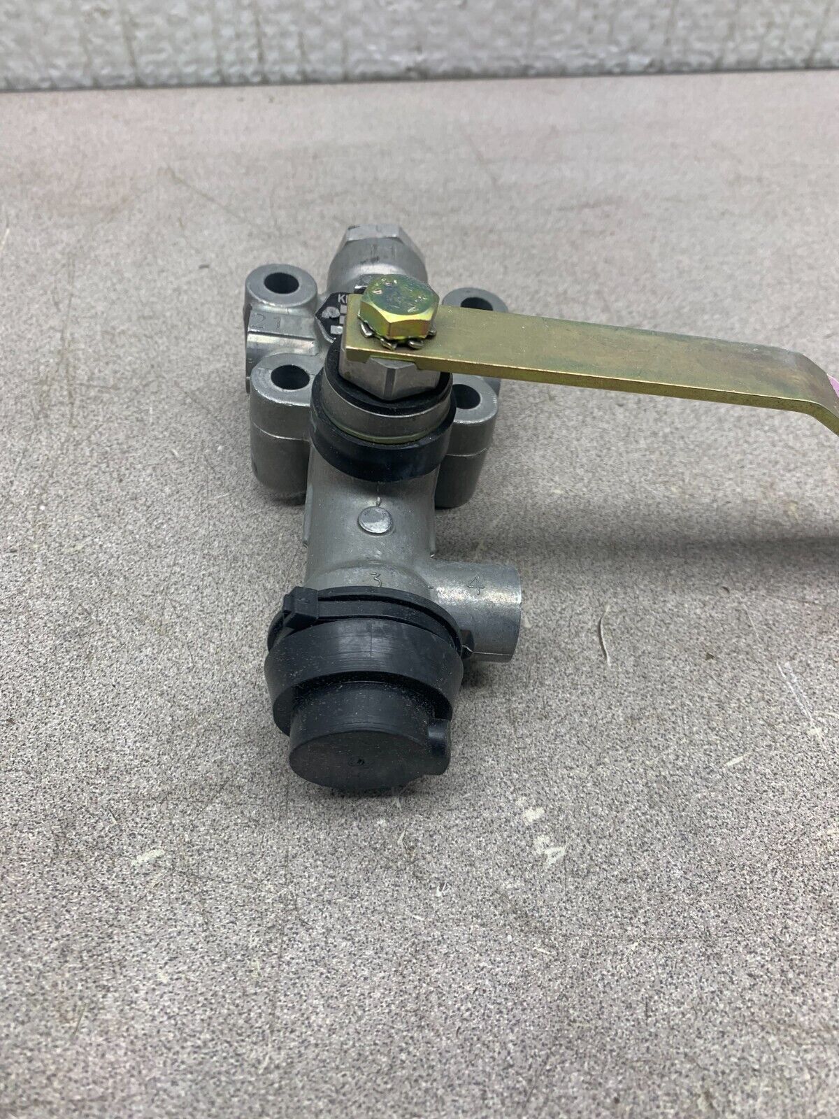 NEW NO BOX KNORR-BREMSE PART SV1385 VALVE II 17815