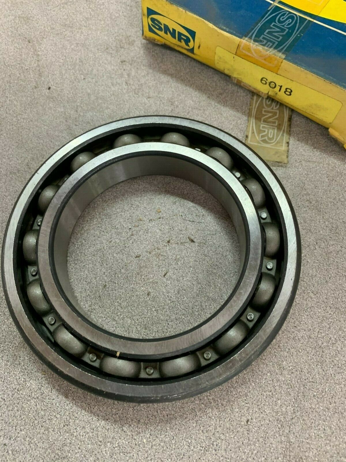NEW IN BOX SNR ROLLER BEARING 6018