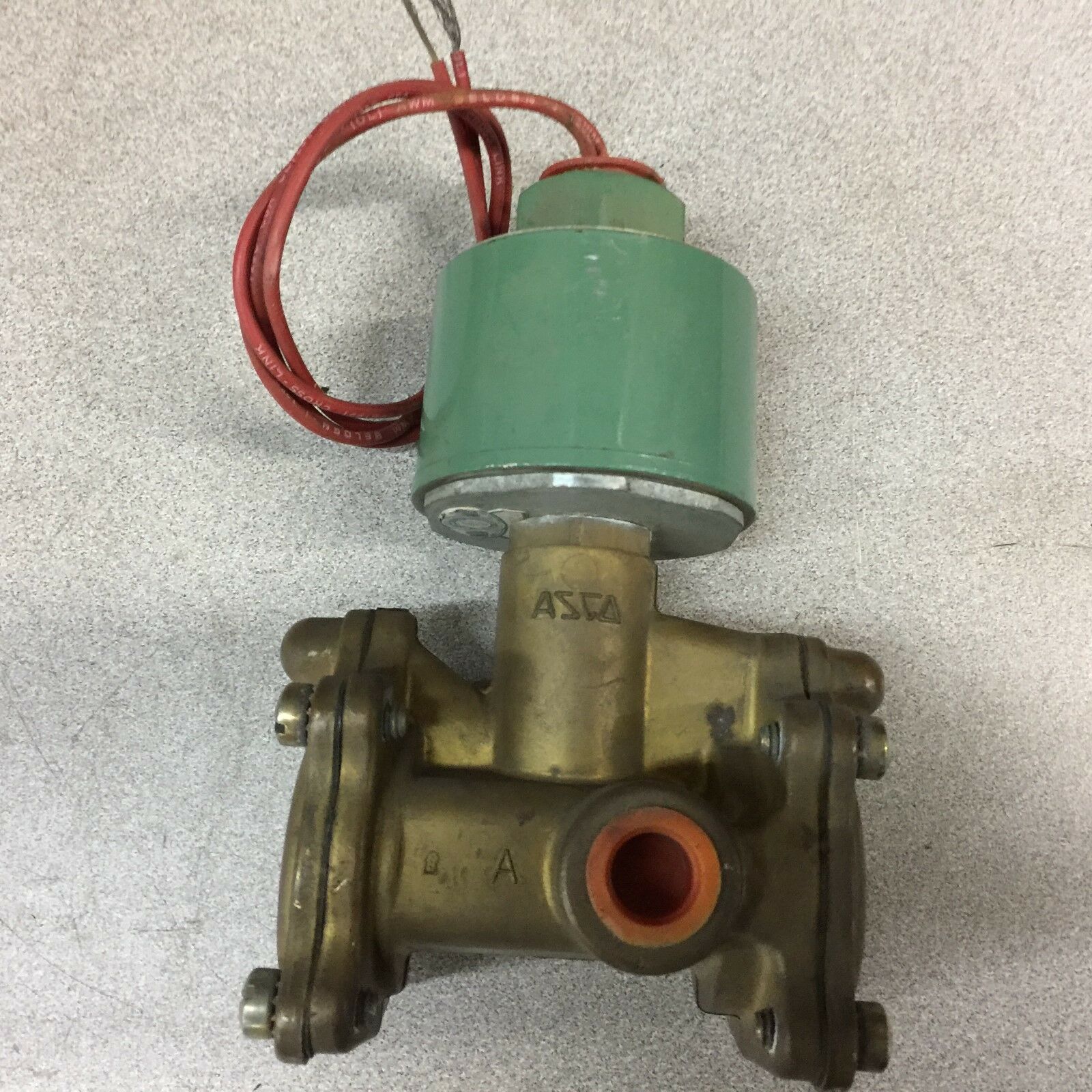 NEW NO BOX ASCO 3/8NPT 10-125PSI 120VAC SOLENOID VALVE 831655