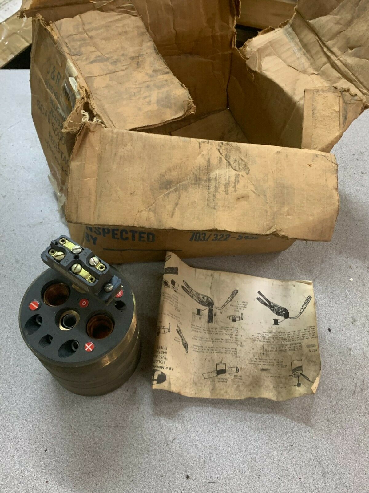 NEW J&R MFG. RECEPTACLE SCAB 5600 RB