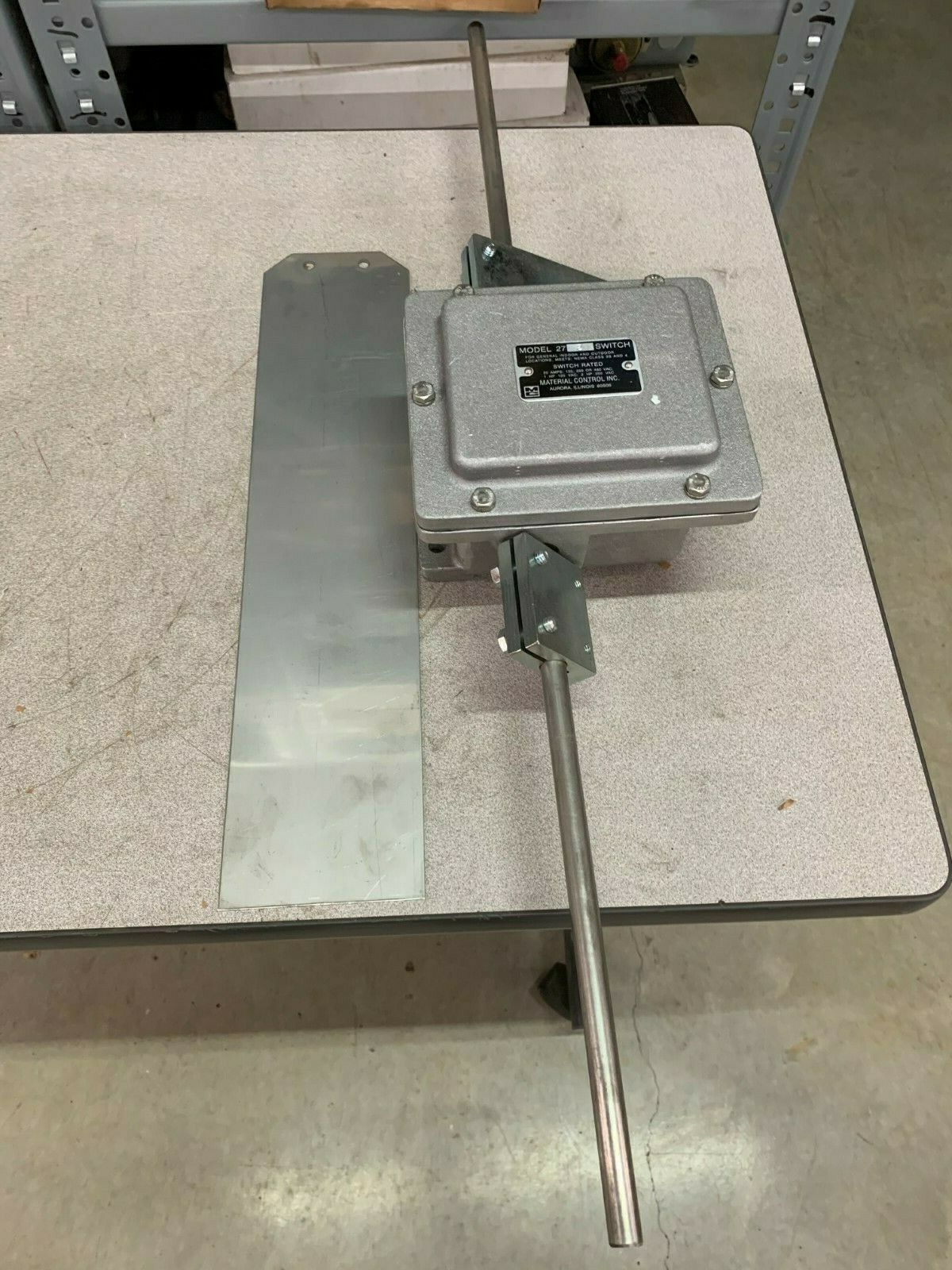 NEW NO BOX MATERIAL CONTROL 27-2 FLOAT SWITCH 272