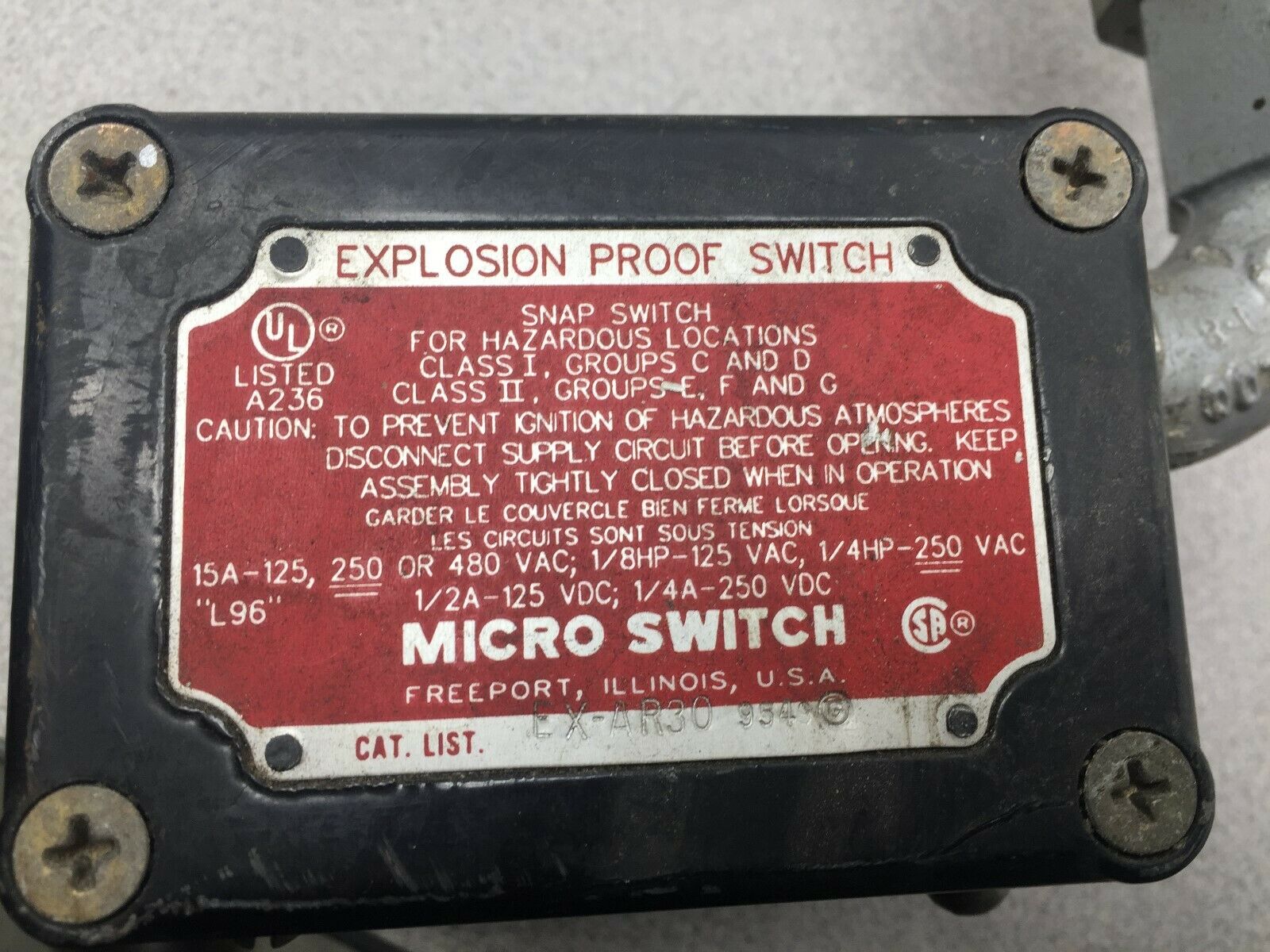 USED MICRO SWITCH EXPLOSION PROOF SWITCH WITH EXPLOSION PROOF FLEX CONDUIT EX-AR