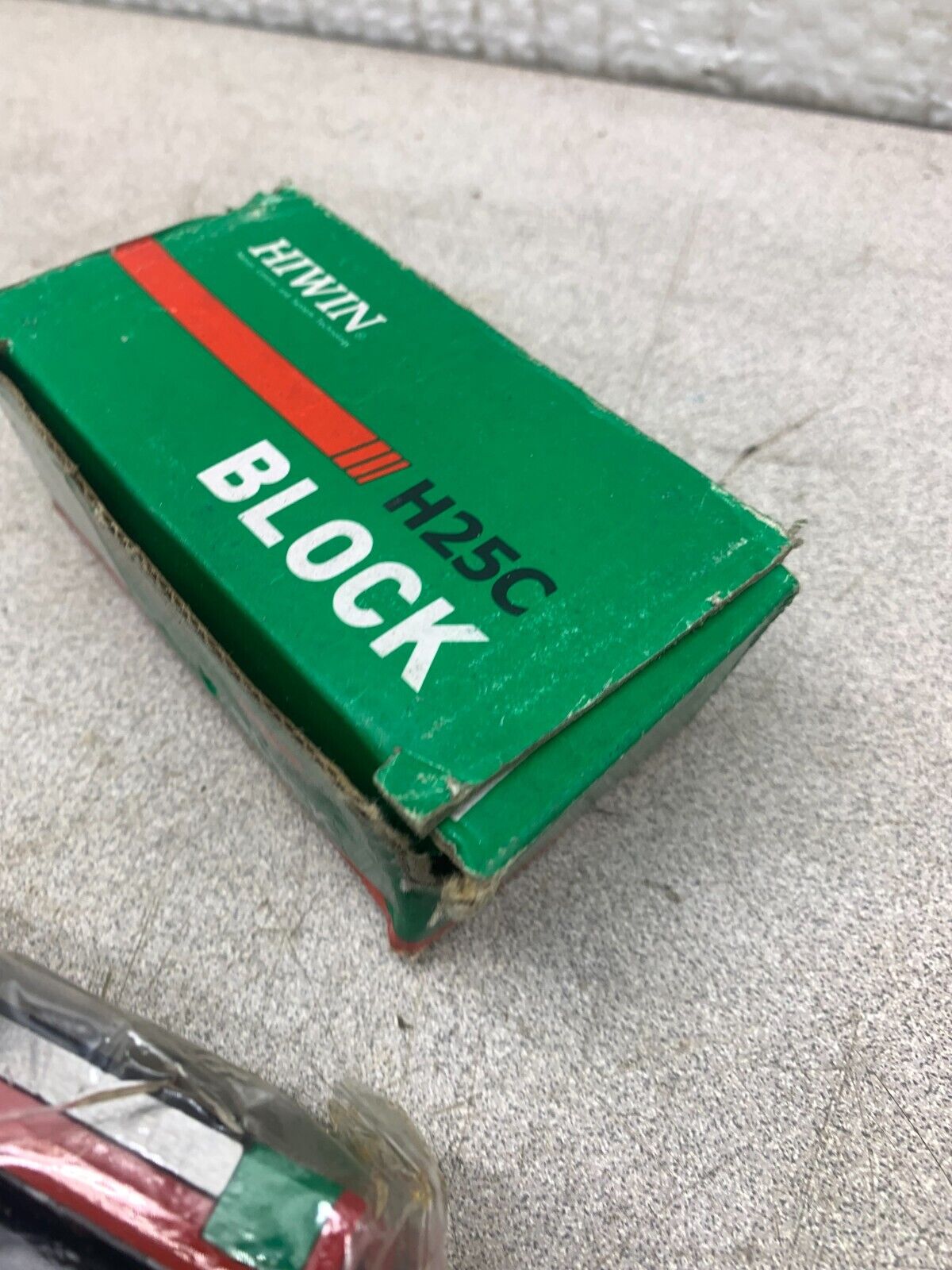 NEW IN BOX HIWIN H25C LINEAR GUIDE BEARING BLOCK HGH-25-CA-ZA-H