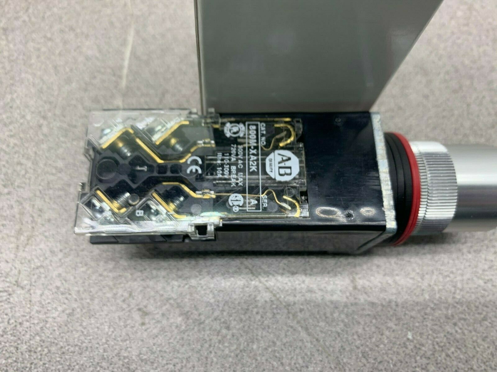 NEW IN BOX ALLEN BRADLEY GREEN PUSHBUTTON 800MR-PA16GA2K