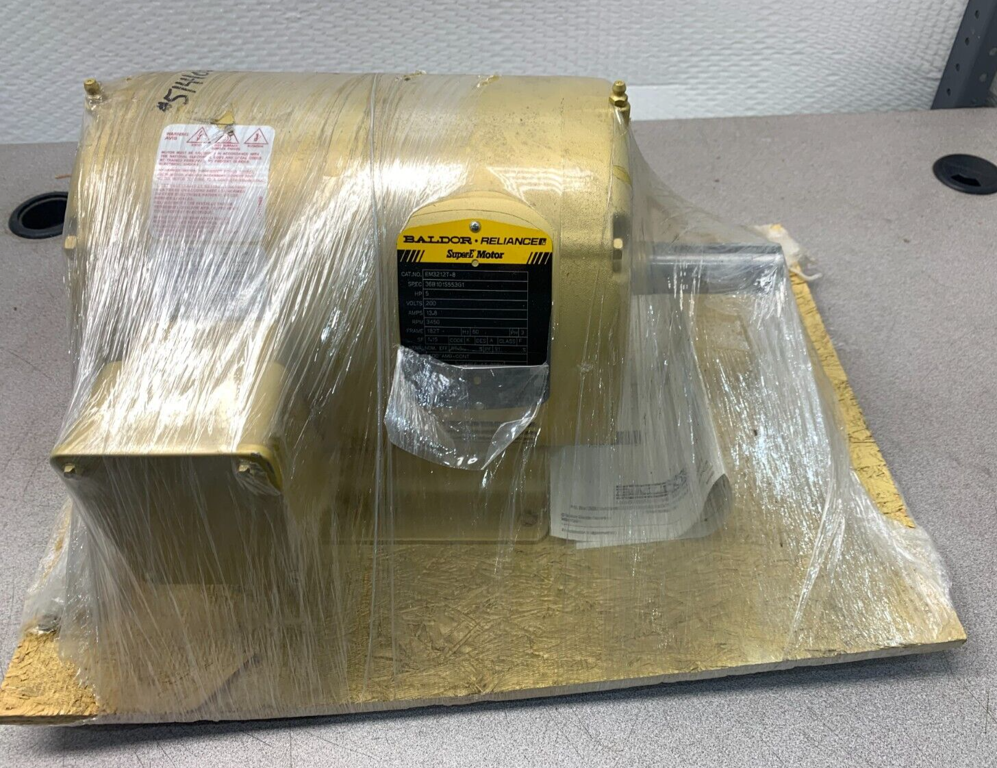 NEW NO BOX BALDOR 5HP 3450RPM 200V. SUPER-E MOTOR EM3212T-8