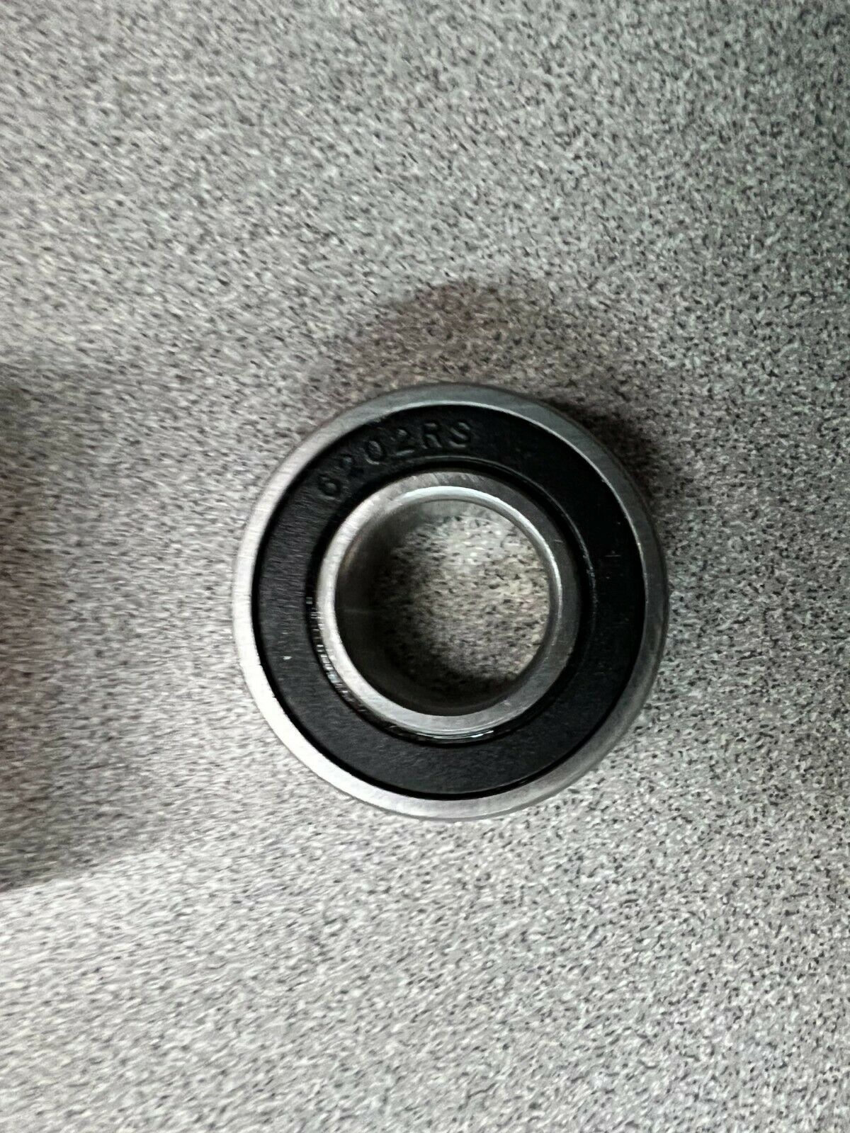 LOT OF 4 NEW IN BOX KYK 6202-2RSC316MSRI-2 6202-2RSC3 BALL BEARING 6202-2RS