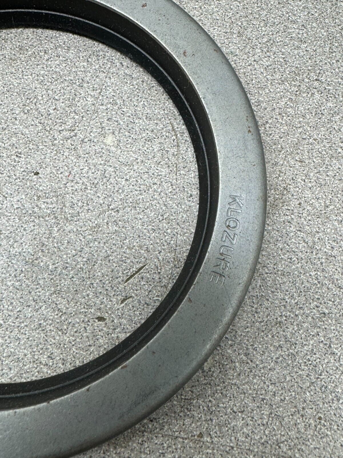 NEW IN BOX GARLOCK KLOZURE 53X2366 OIL SEAL 21086-2366